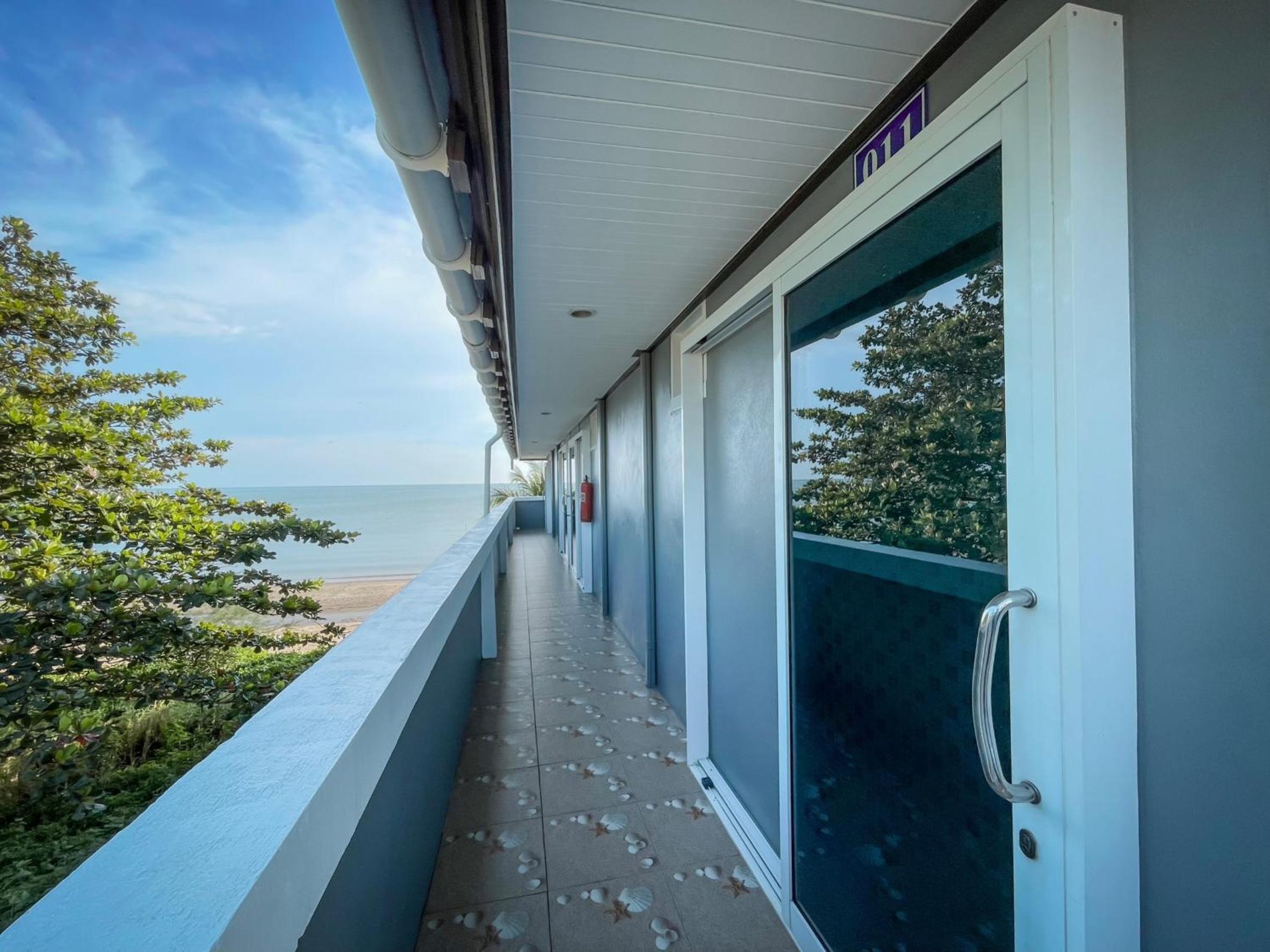Baan Faa Talaychan Resort