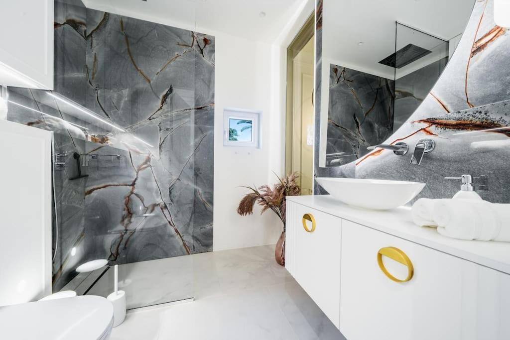 Luxury apartment in Puerto Banus La Alcazaba