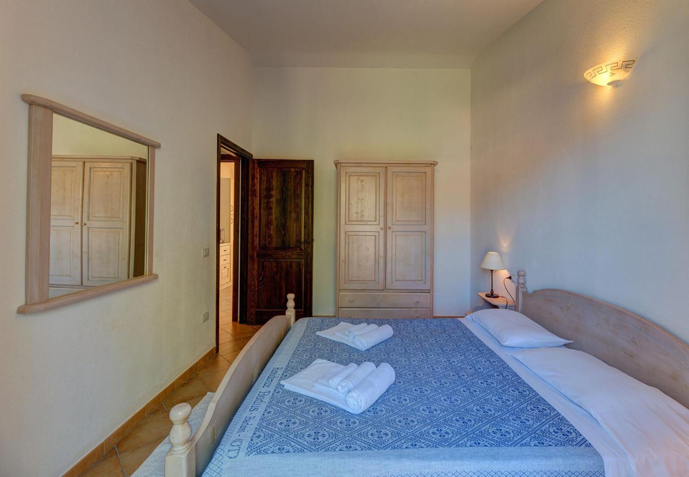Fantastic Residenza Badus 1 BedRoomApart sleeps 4 plus possible child bed No0815