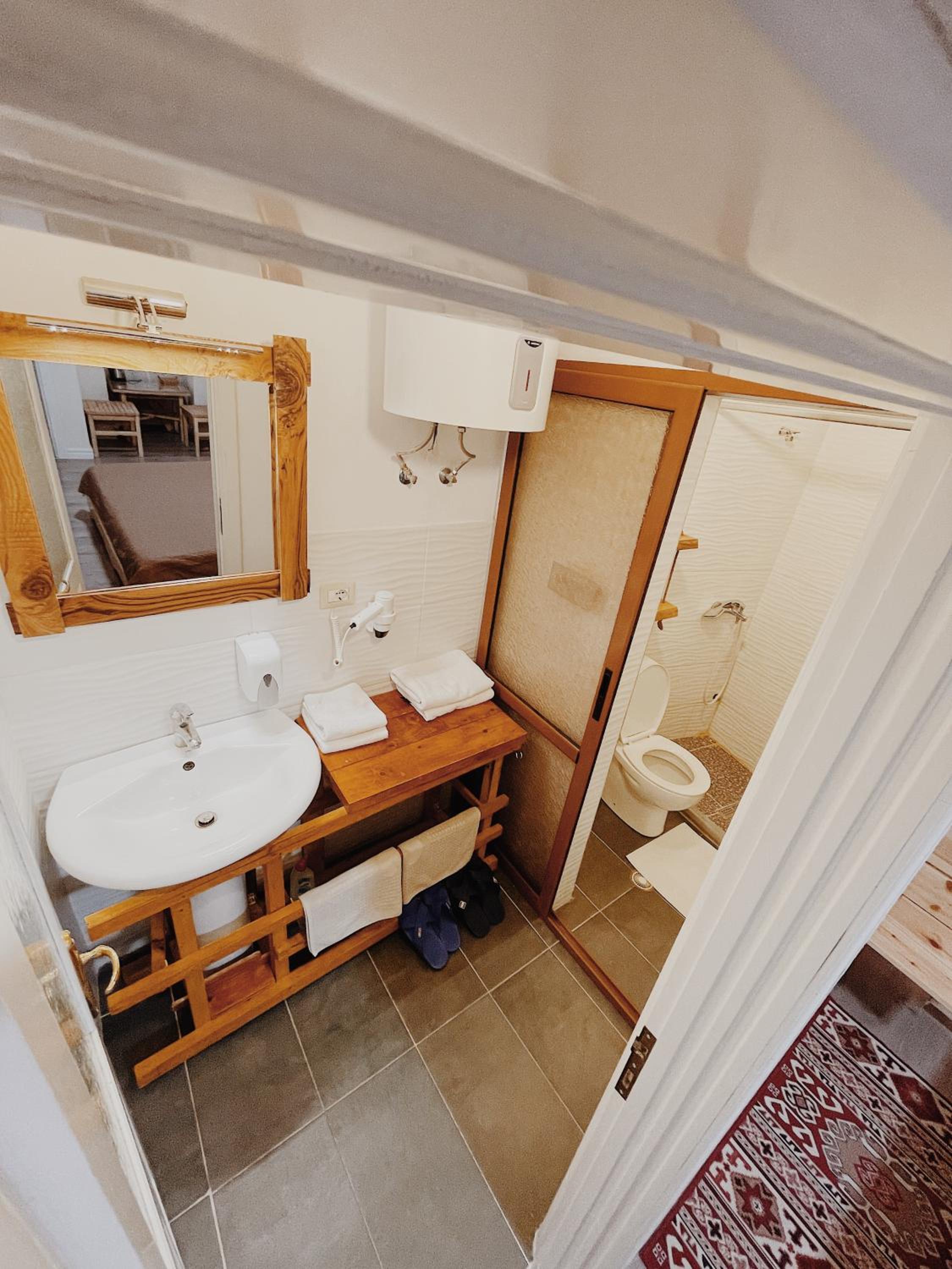 At Pikotiko's - Korca City Rooms for Rent