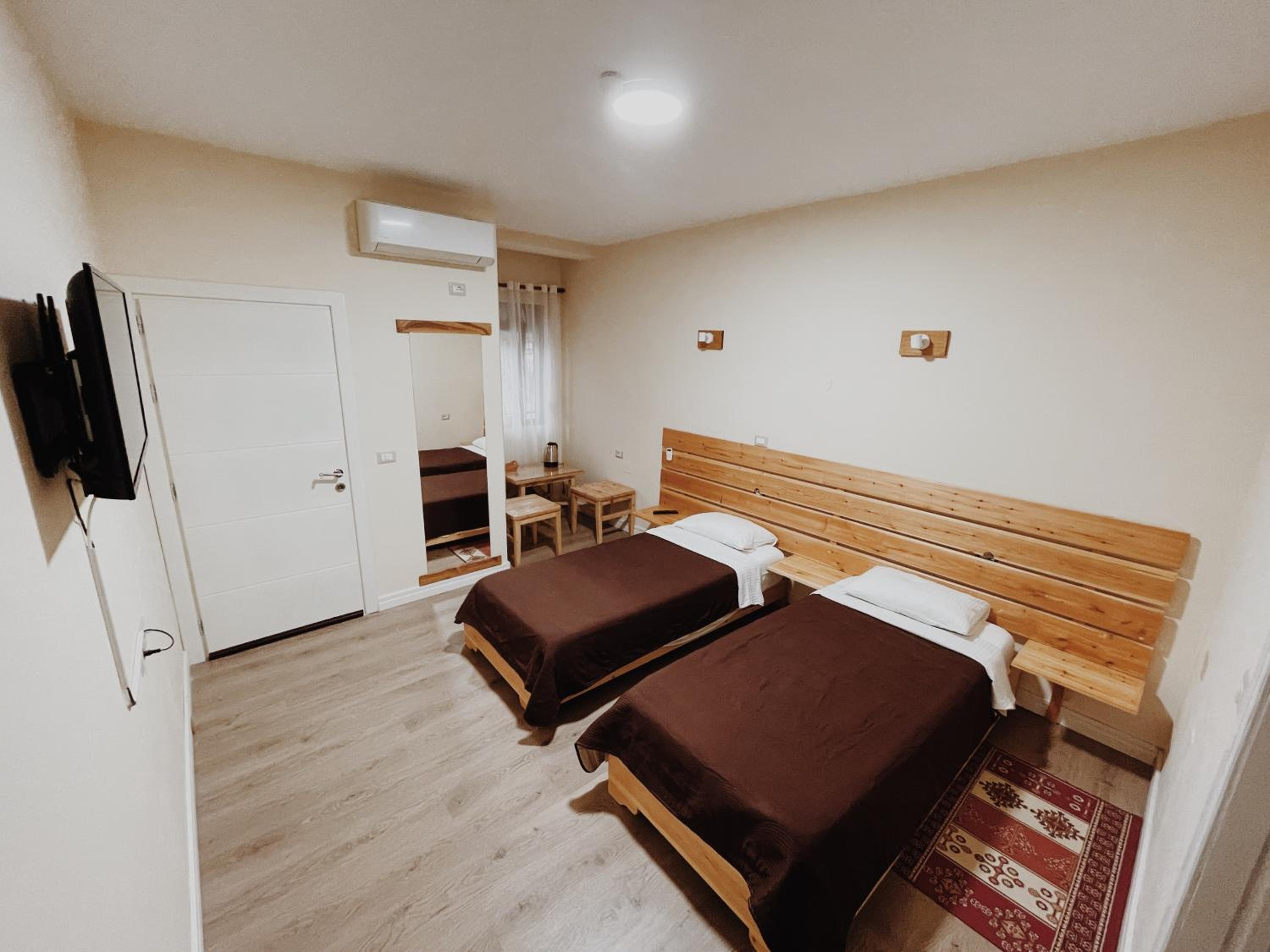 At Pikotiko's - Korca City Rooms for Rent