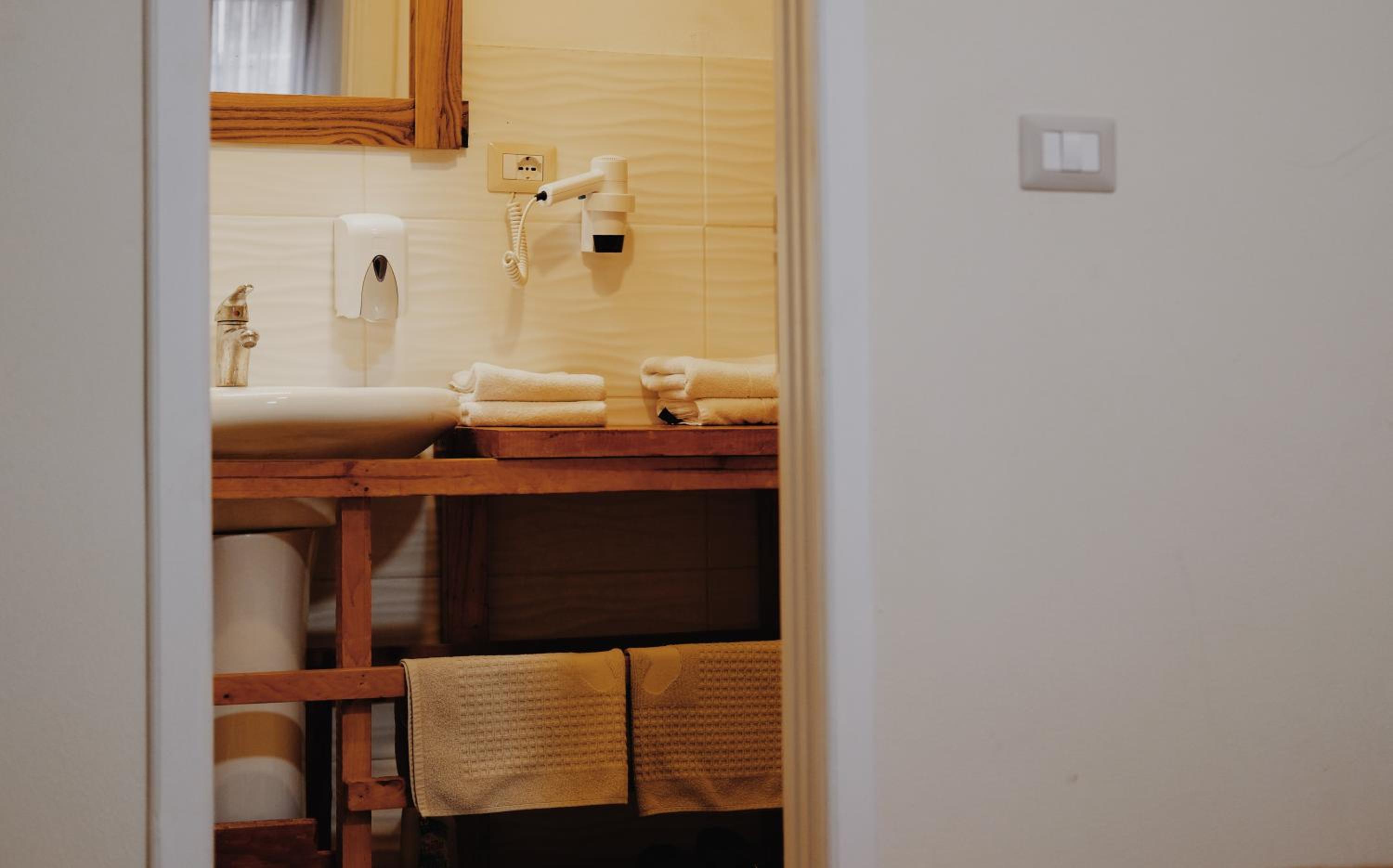 At Pikotiko's - Korca City Rooms for Rent