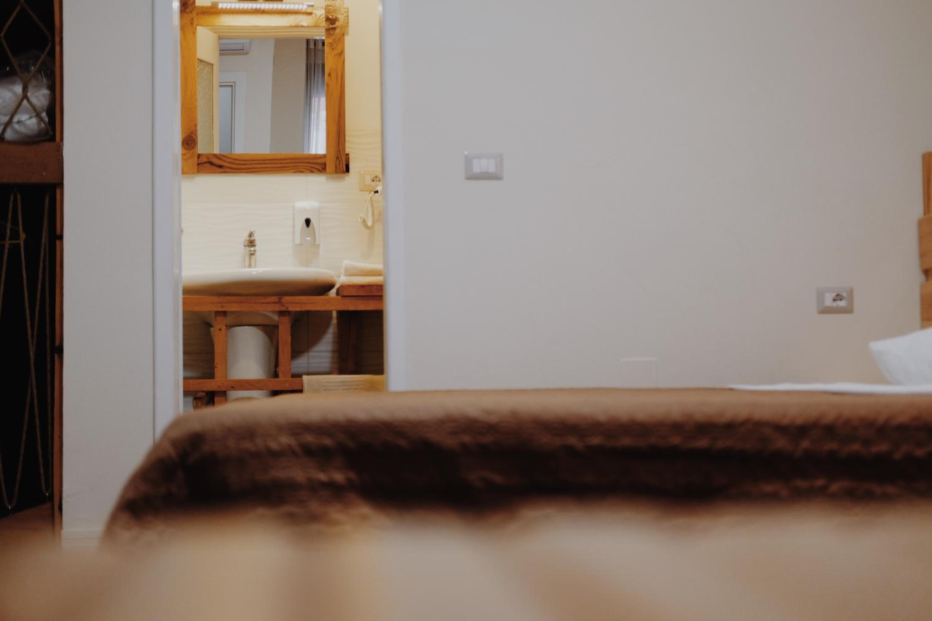 At Pikotiko's - Korca City Rooms for Rent