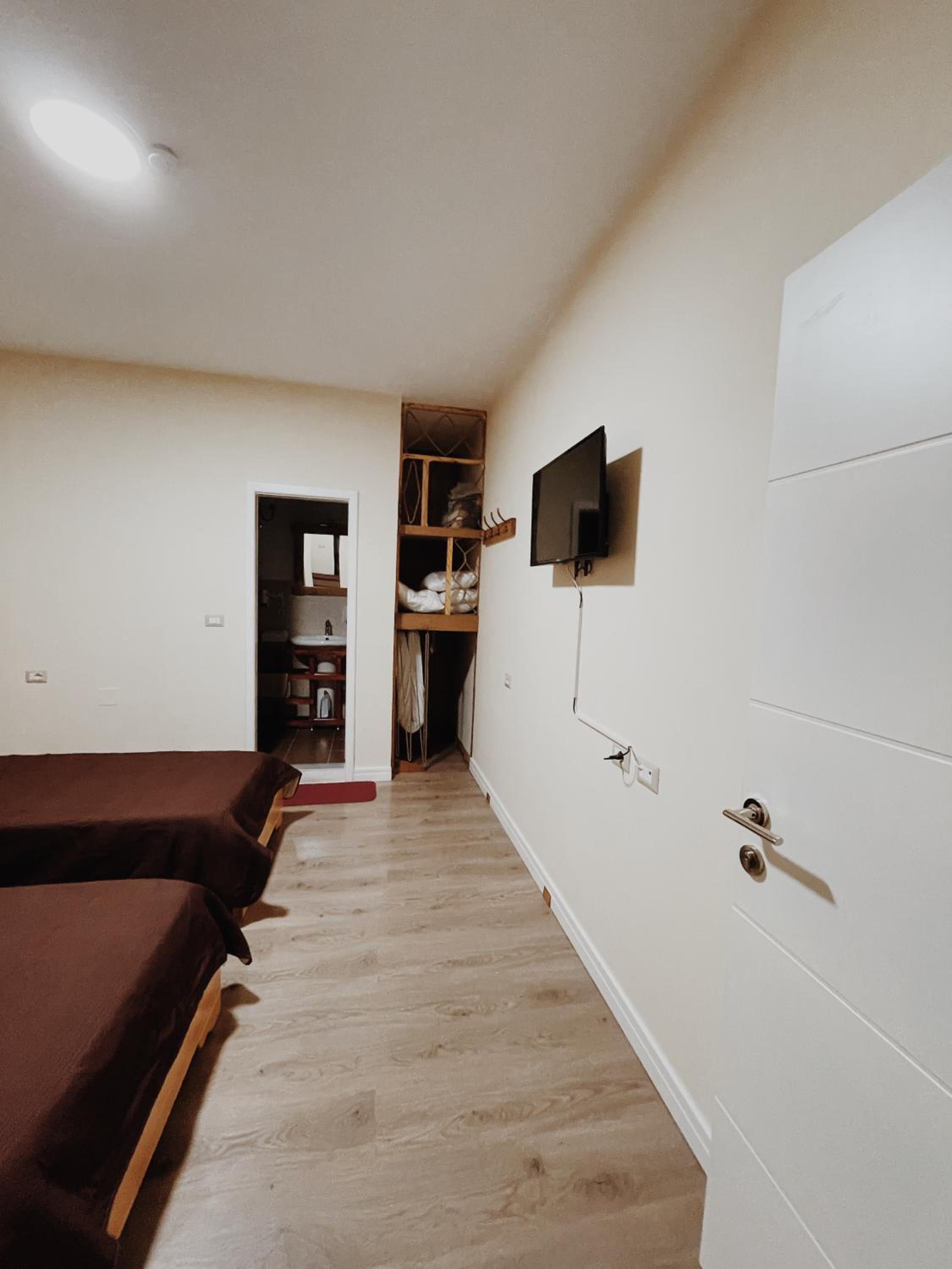 At Pikotiko's - Korca City Rooms for Rent