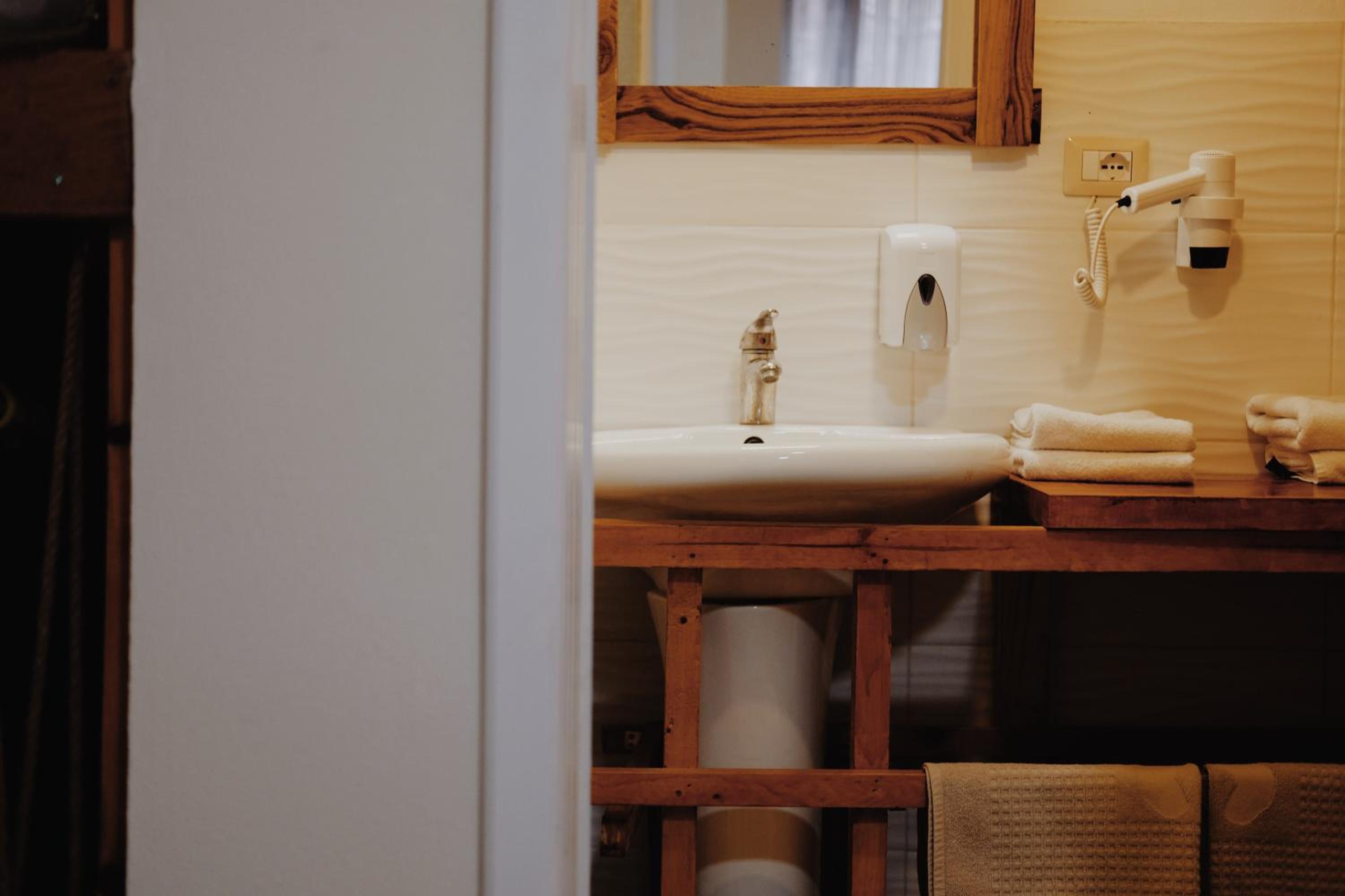 At Pikotiko's - Korca City Rooms for Rent