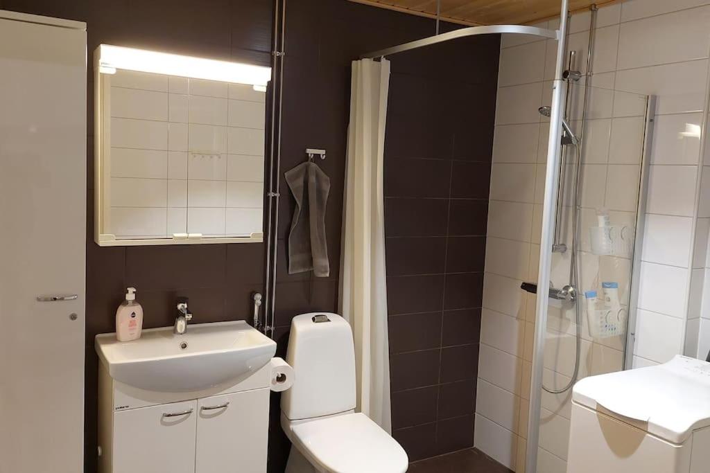 Top location studio in town right next to the train station and free parking Kotimaailma Apartments view 3