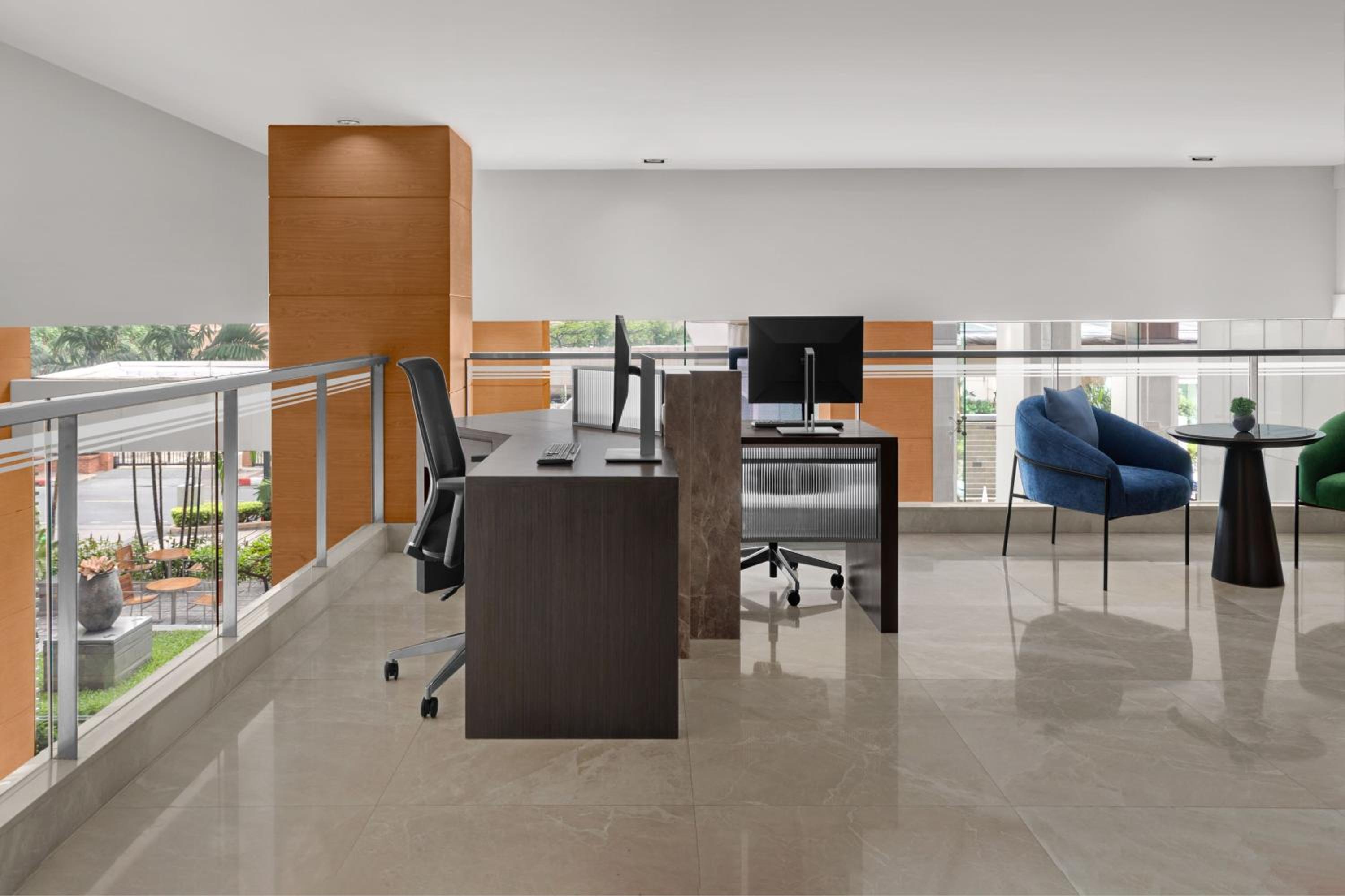 Courtyard by Marriott Bangkok 2