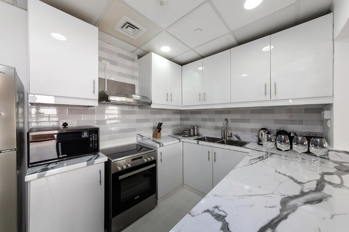 Luxury 2BR at Rimal 3