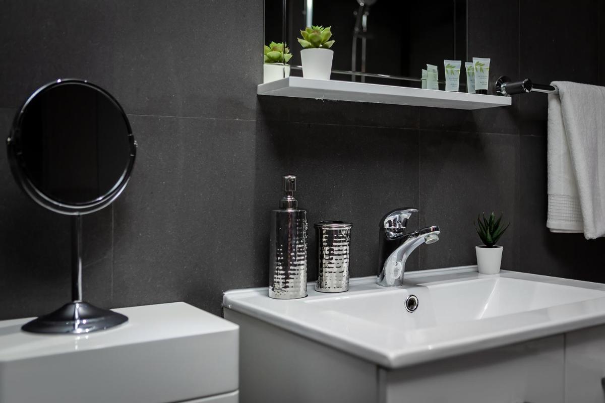 Luxury 2BR at Rimal 3