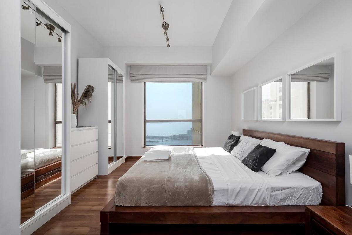 Luxury 2BR at Rimal 3