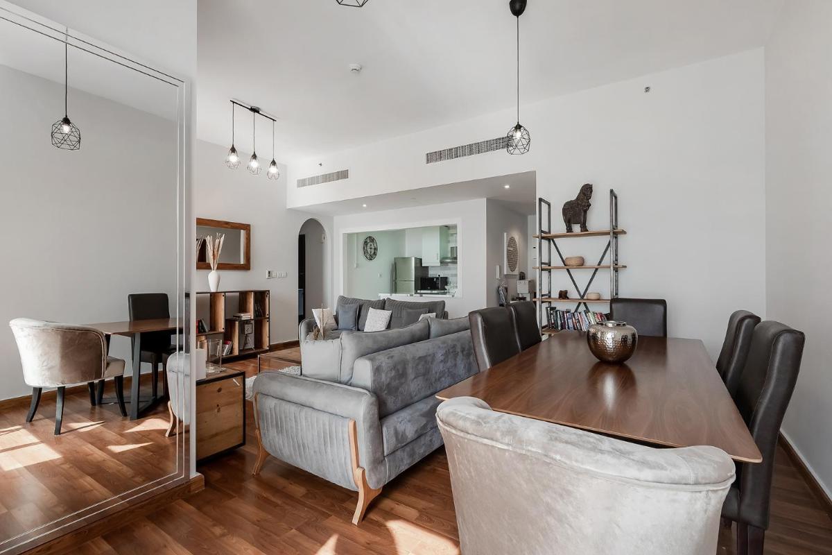 Luxury 2BR at Rimal 3