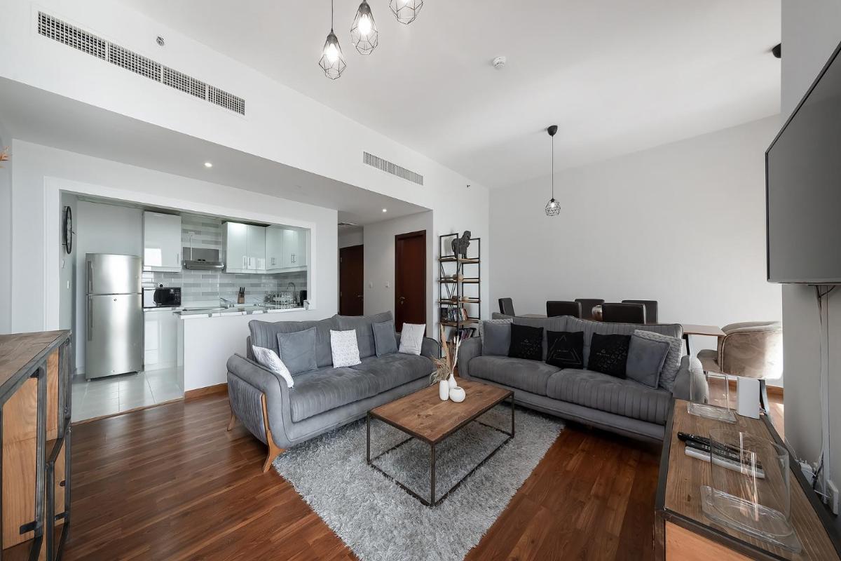 Luxury 2BR at Rimal 3