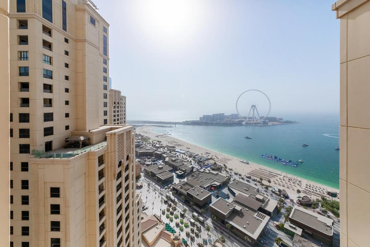 Luxury 2BR at Rimal 3