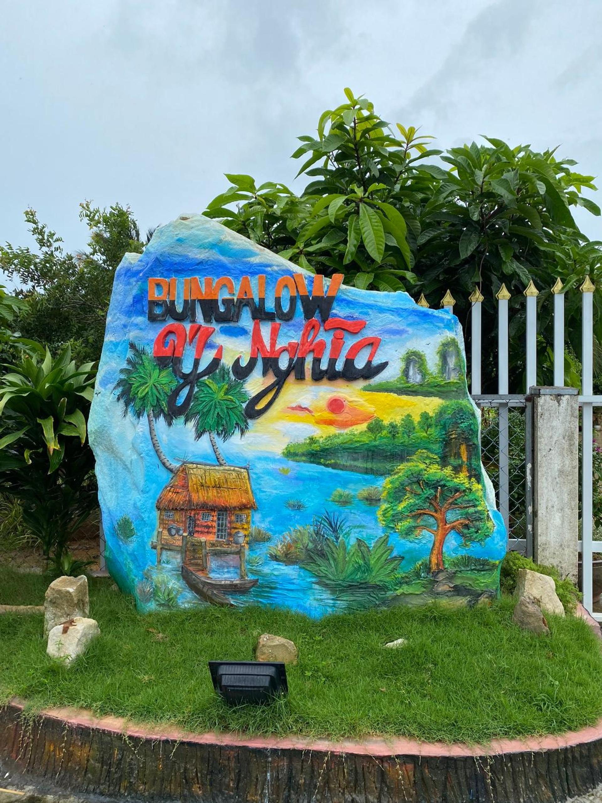 ღ Y Nghia at Ong Lang Beach ღ Coastal Haven with Home Cooked Bungalows ღ view 2