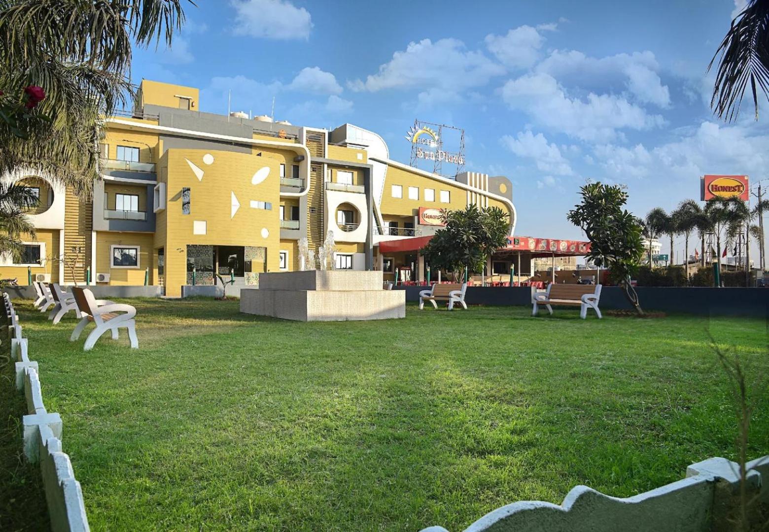 Hotel Sunrise Plaza view 3