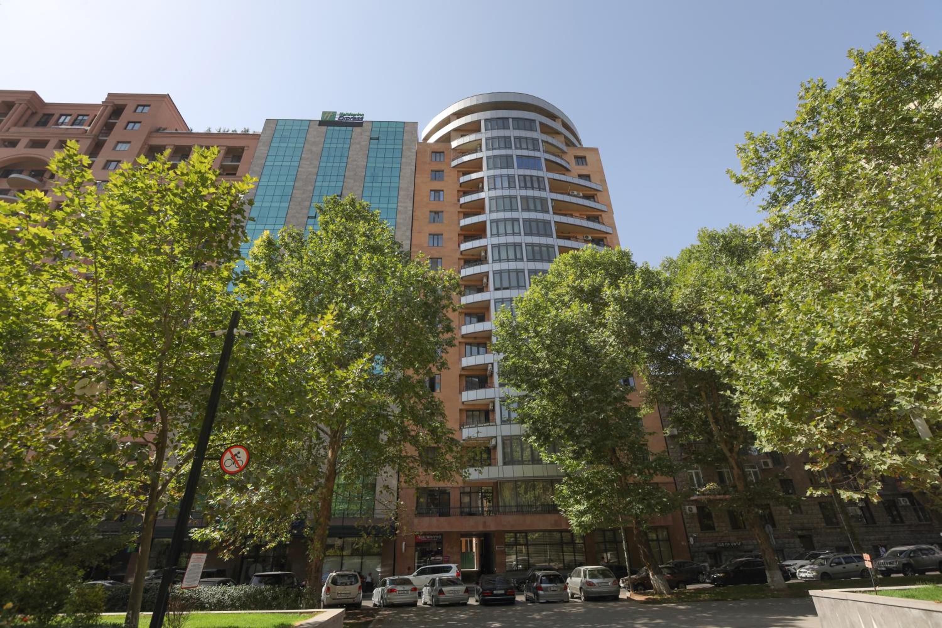 Smart Apartments on Buzand Street 97
