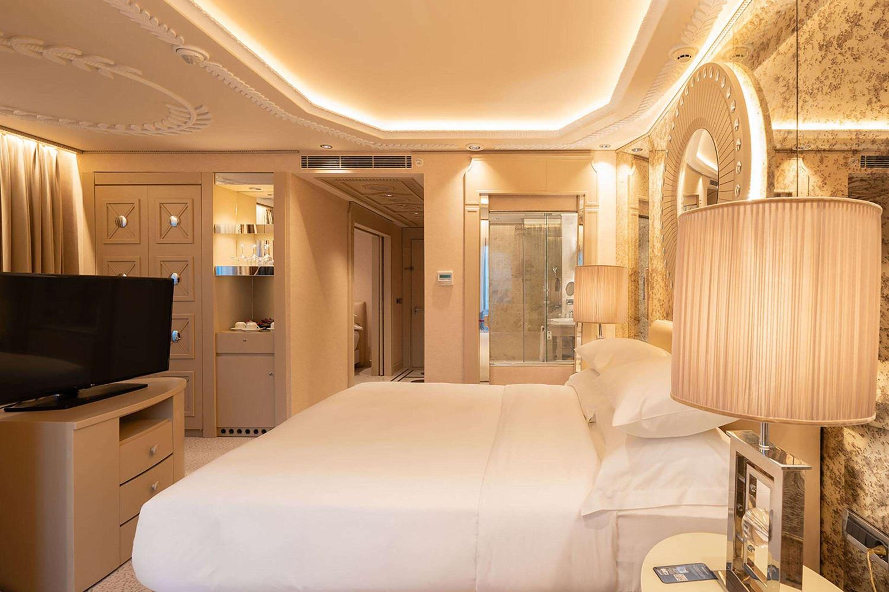 Wyndham Grand Istanbul Kalamış Marina Hotel - Image 23