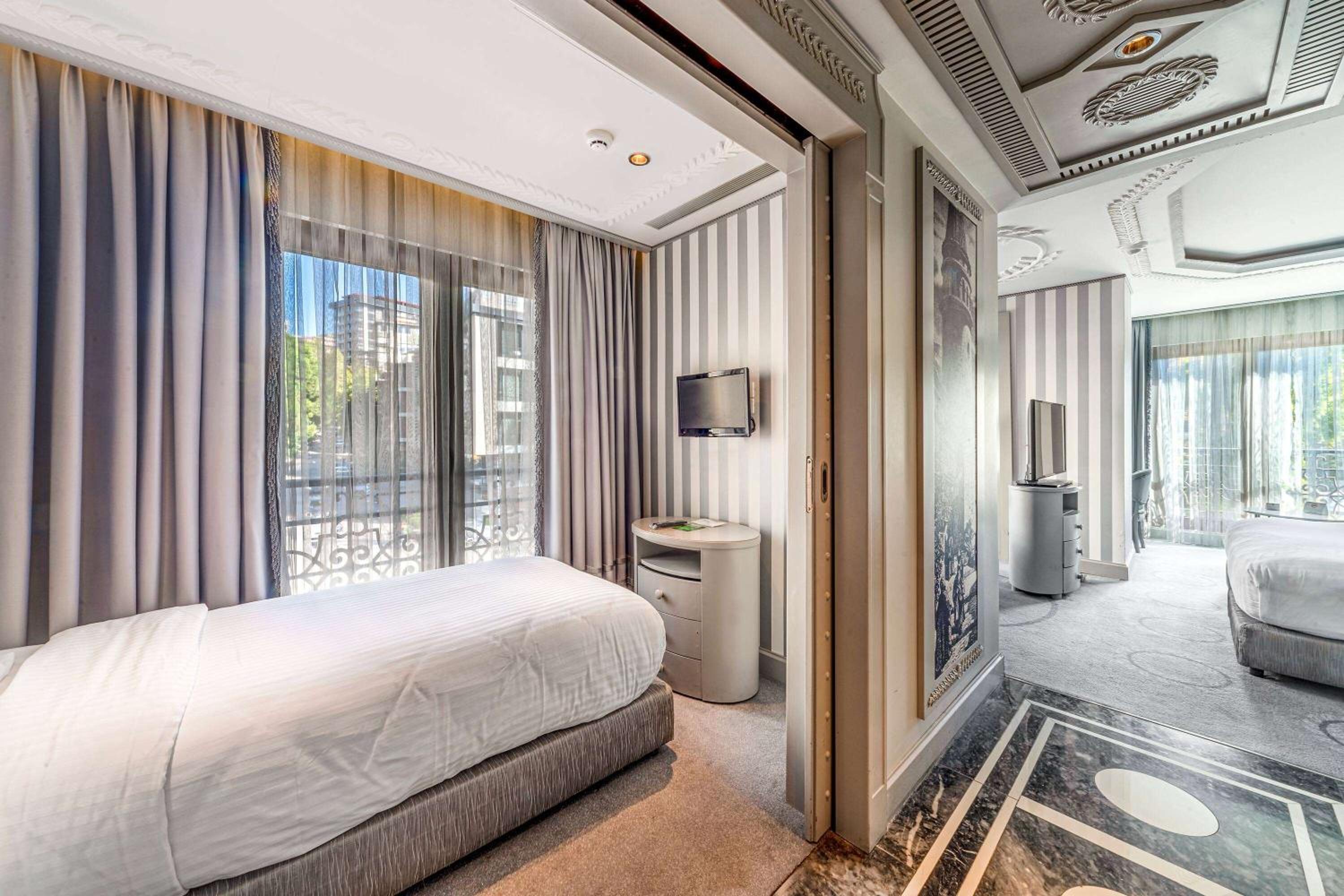 Wyndham Grand Istanbul Kalamış Marina Hotel - Image 25
