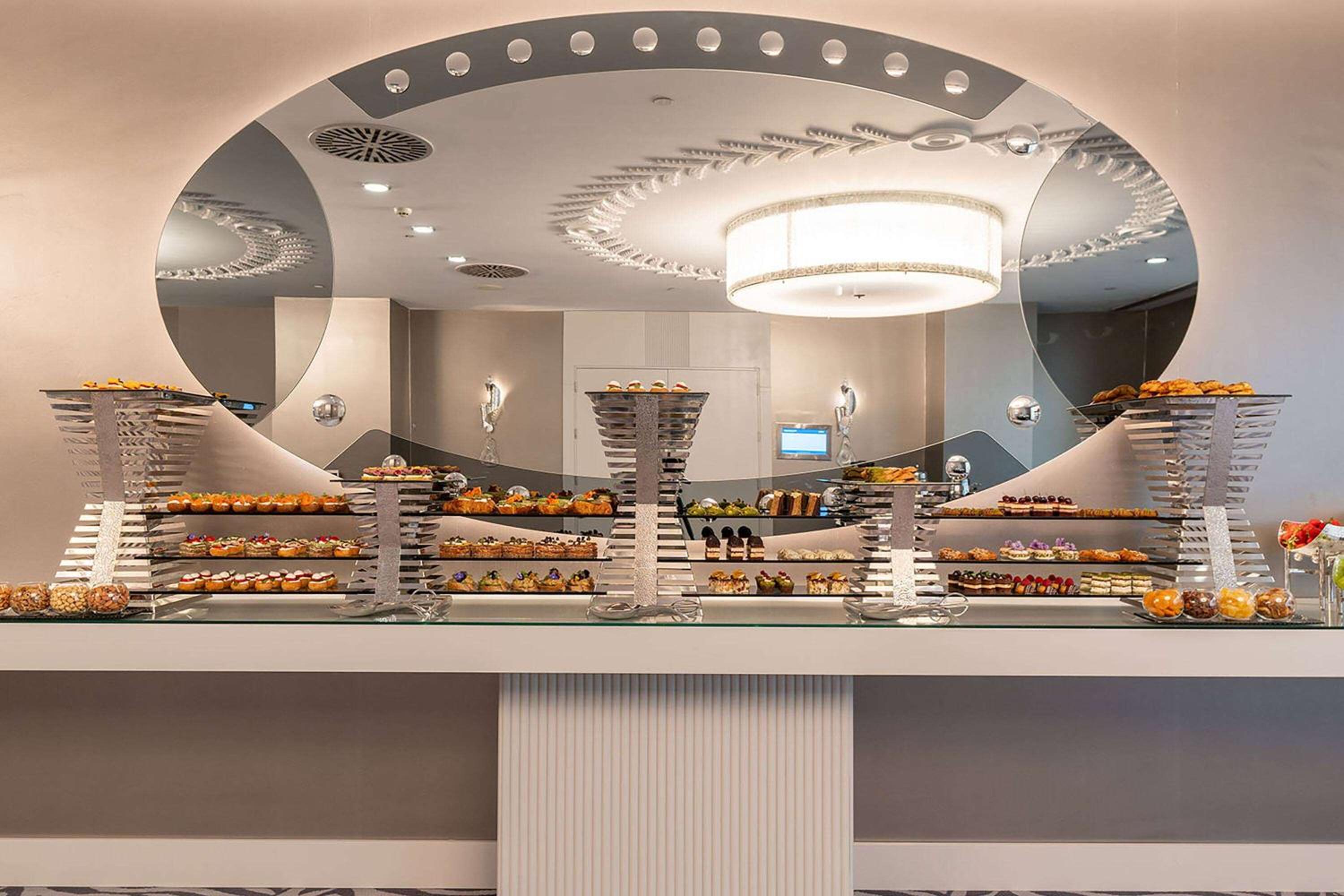 Wyndham Grand Istanbul Kalamış Marina Hotel - Image 35