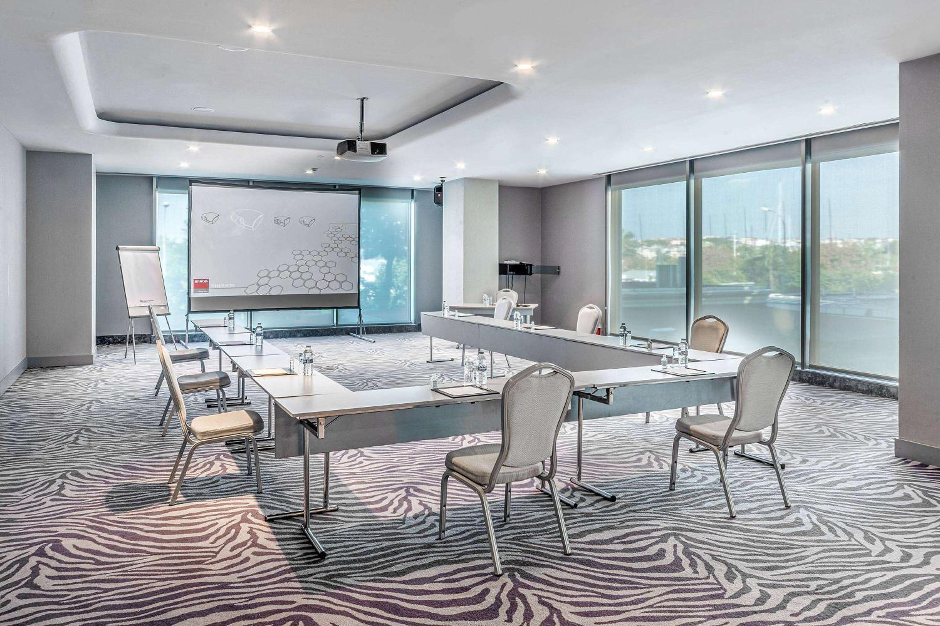 Wyndham Grand Istanbul Kalamış Marina Hotel - Image 36