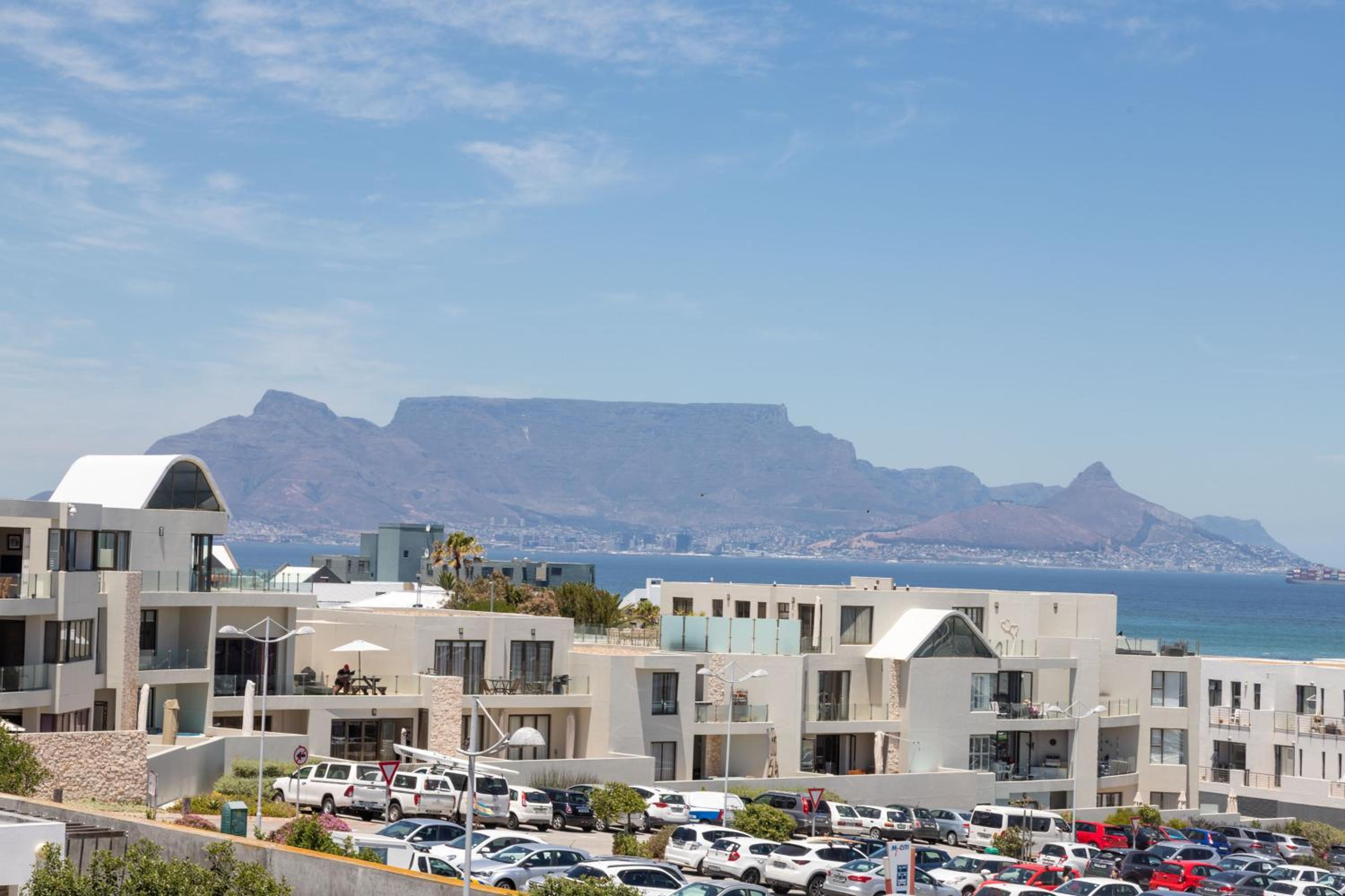 Modern Loadshedding Free Apartment in Azure 22 by HMH view 4
