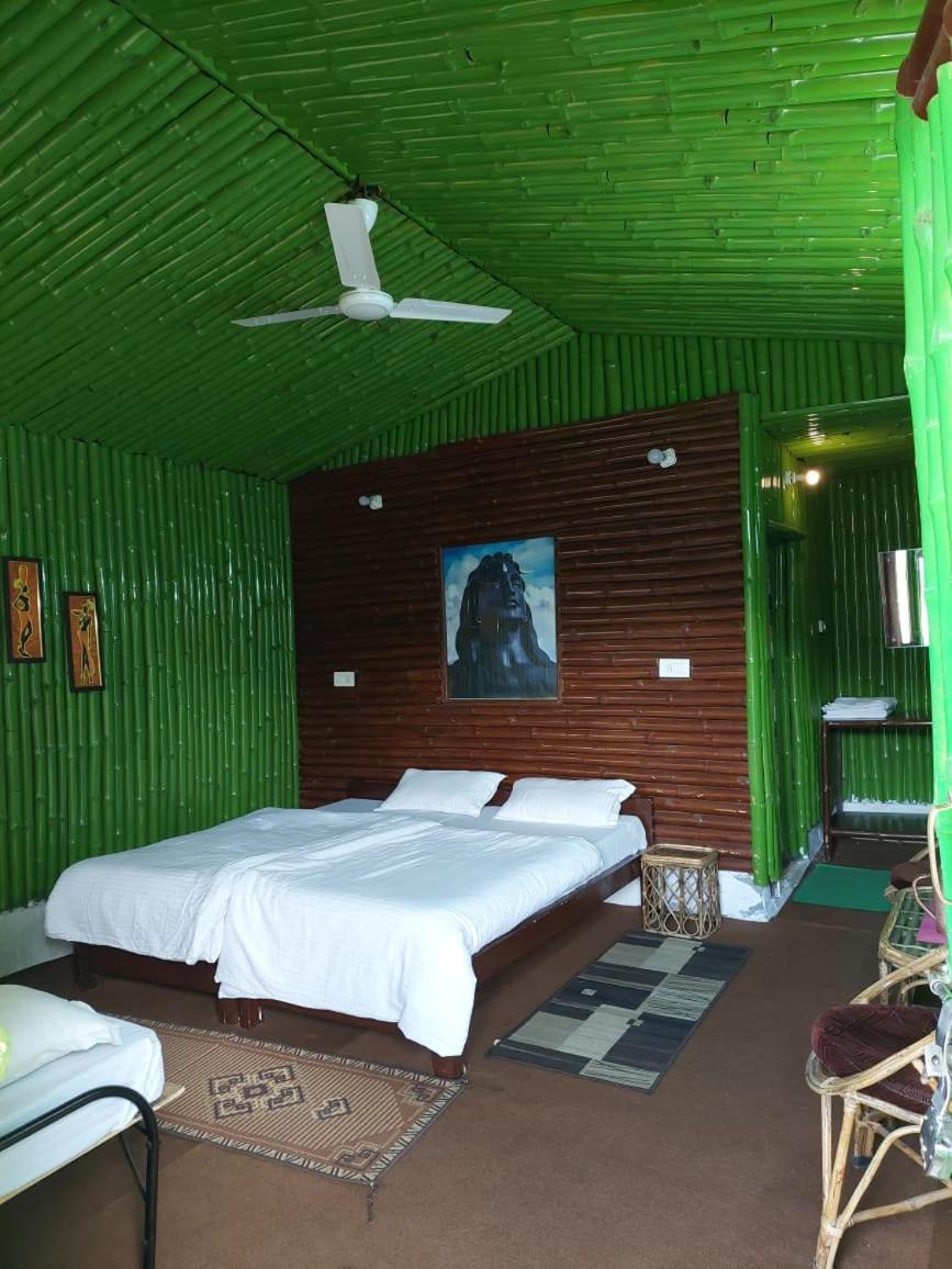 Moonline Resort