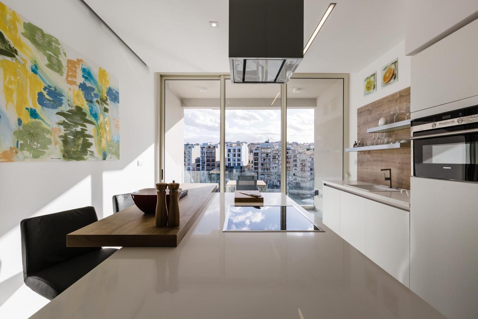 Splendid Seaside Retreat on Spinola Bay photo 4