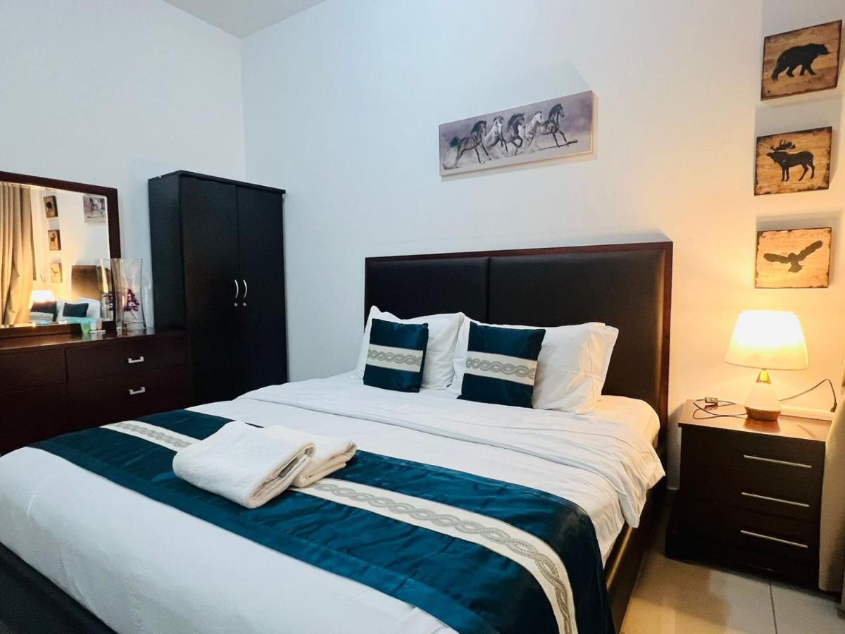Entire private self catered sea view Apartments marina