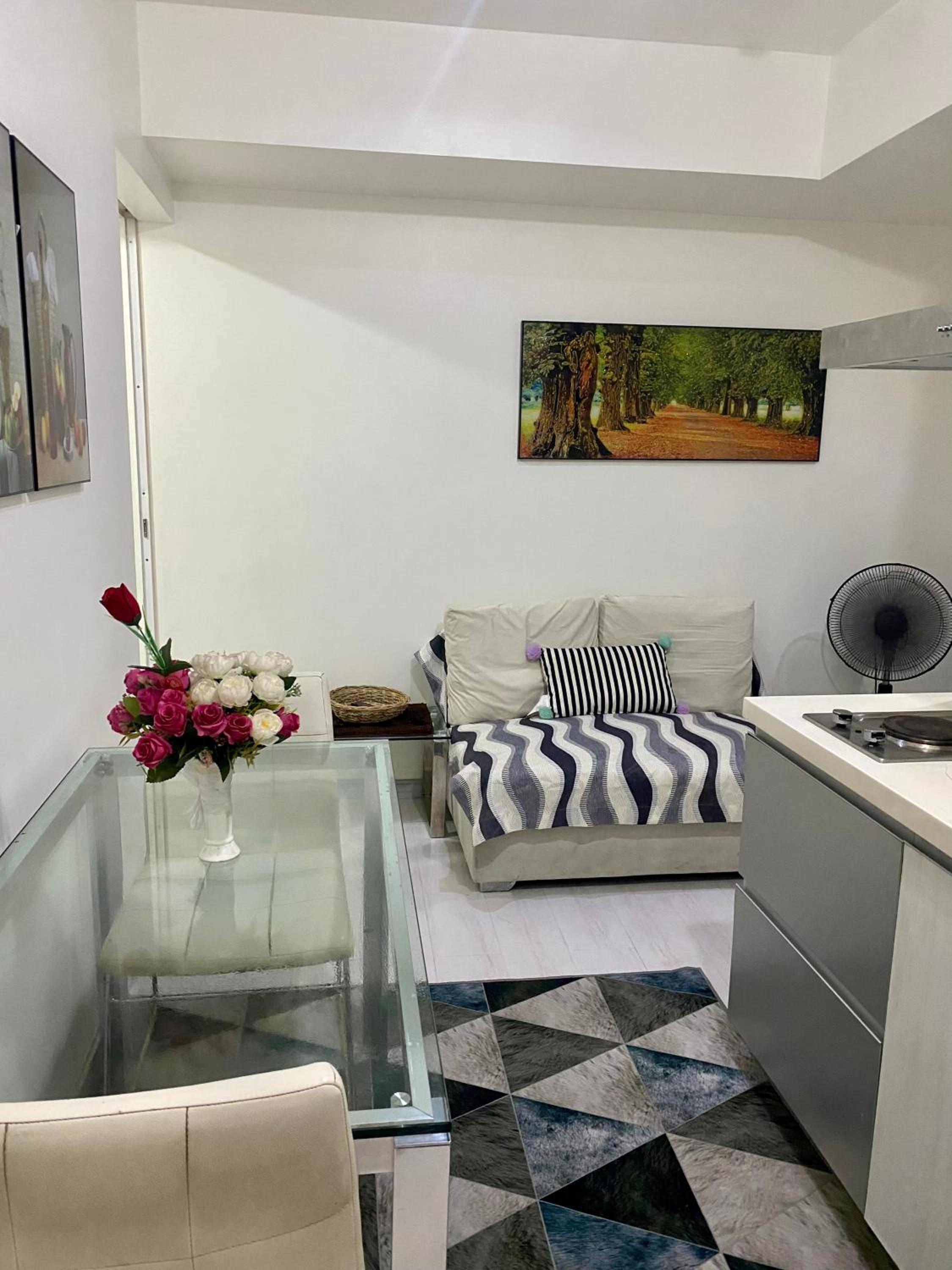 Azure Sm/City View 2 bedrooms view 4