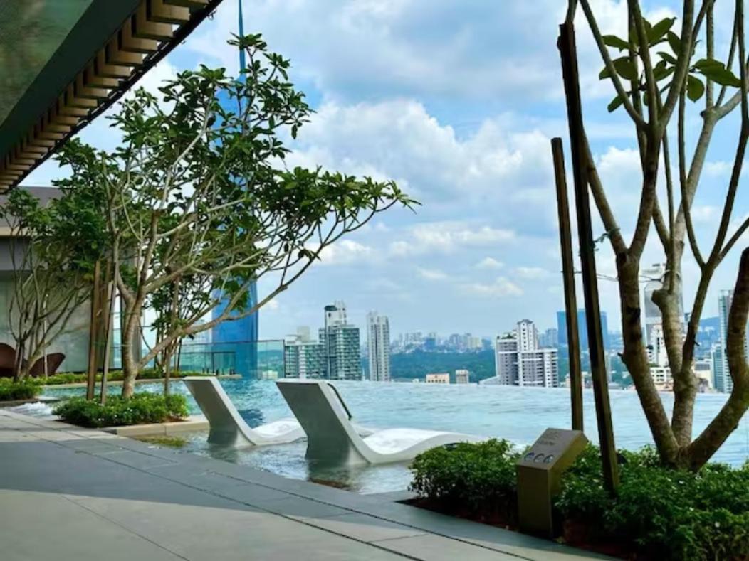 Maxhome at Axon Bukit Bintang