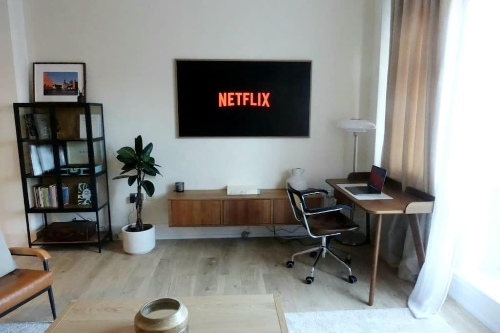 Stylish city-centre apartment with balcony photo 3