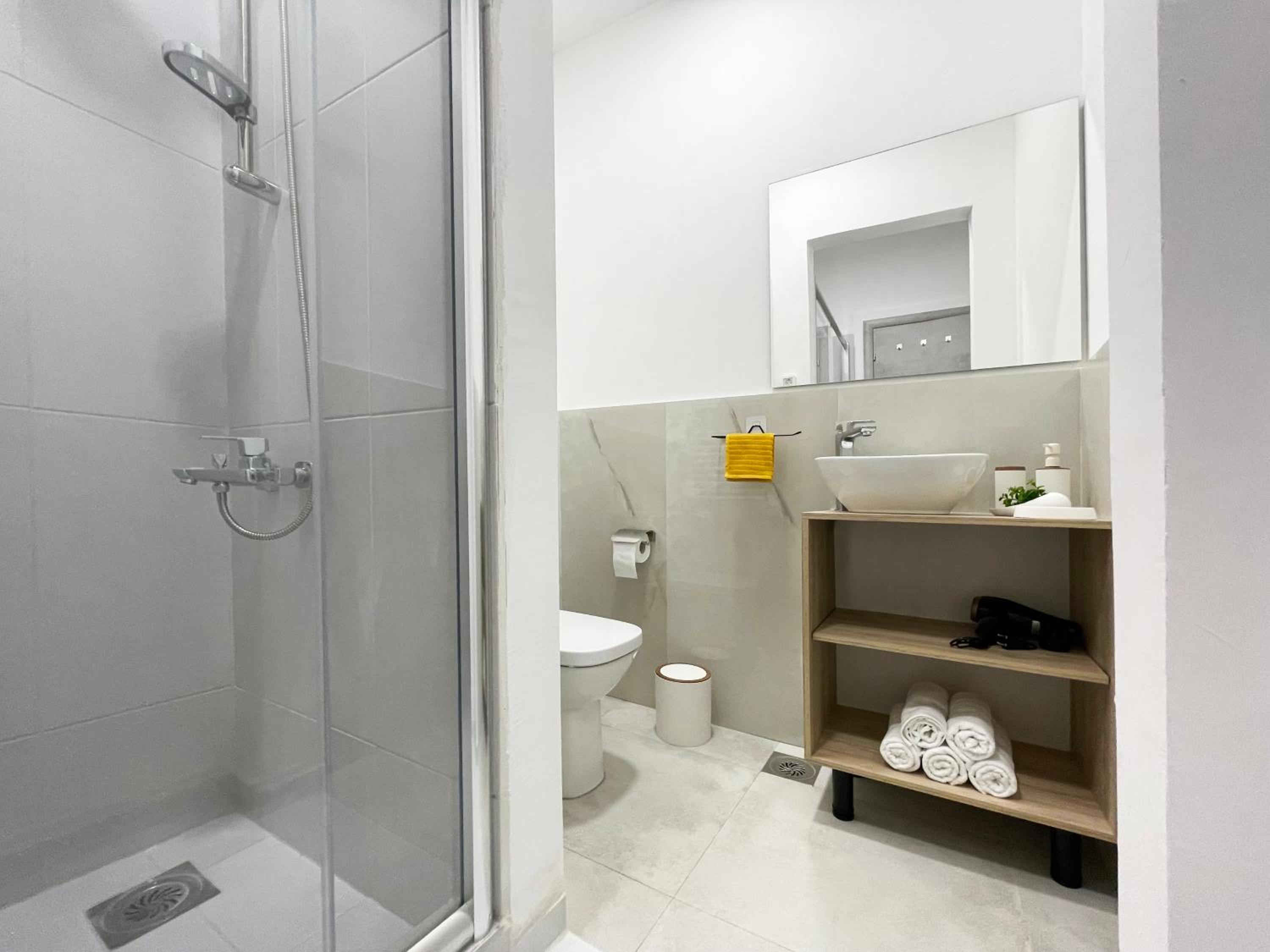 Elite Central Suites
