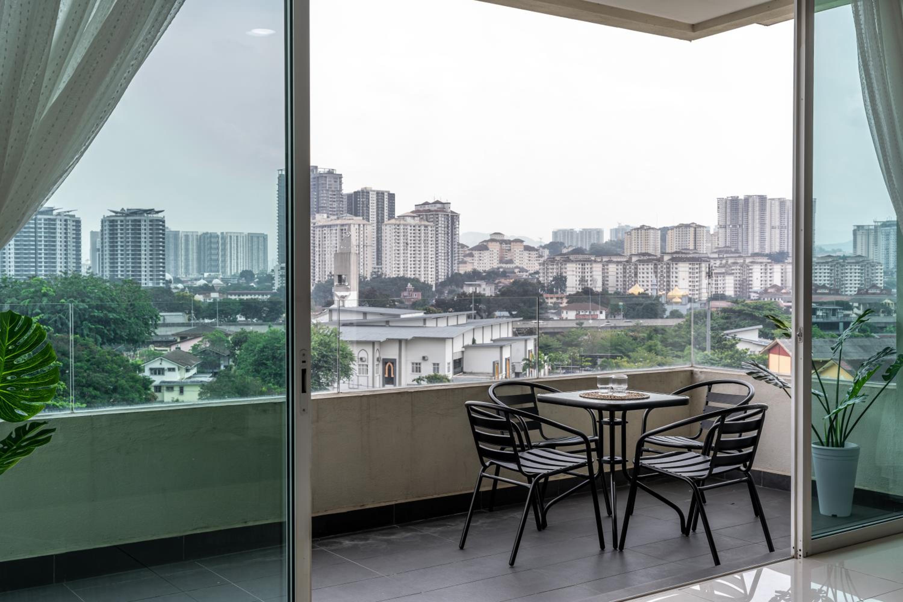 A5 Klcc Pavilion l Nordic l 15 Pax