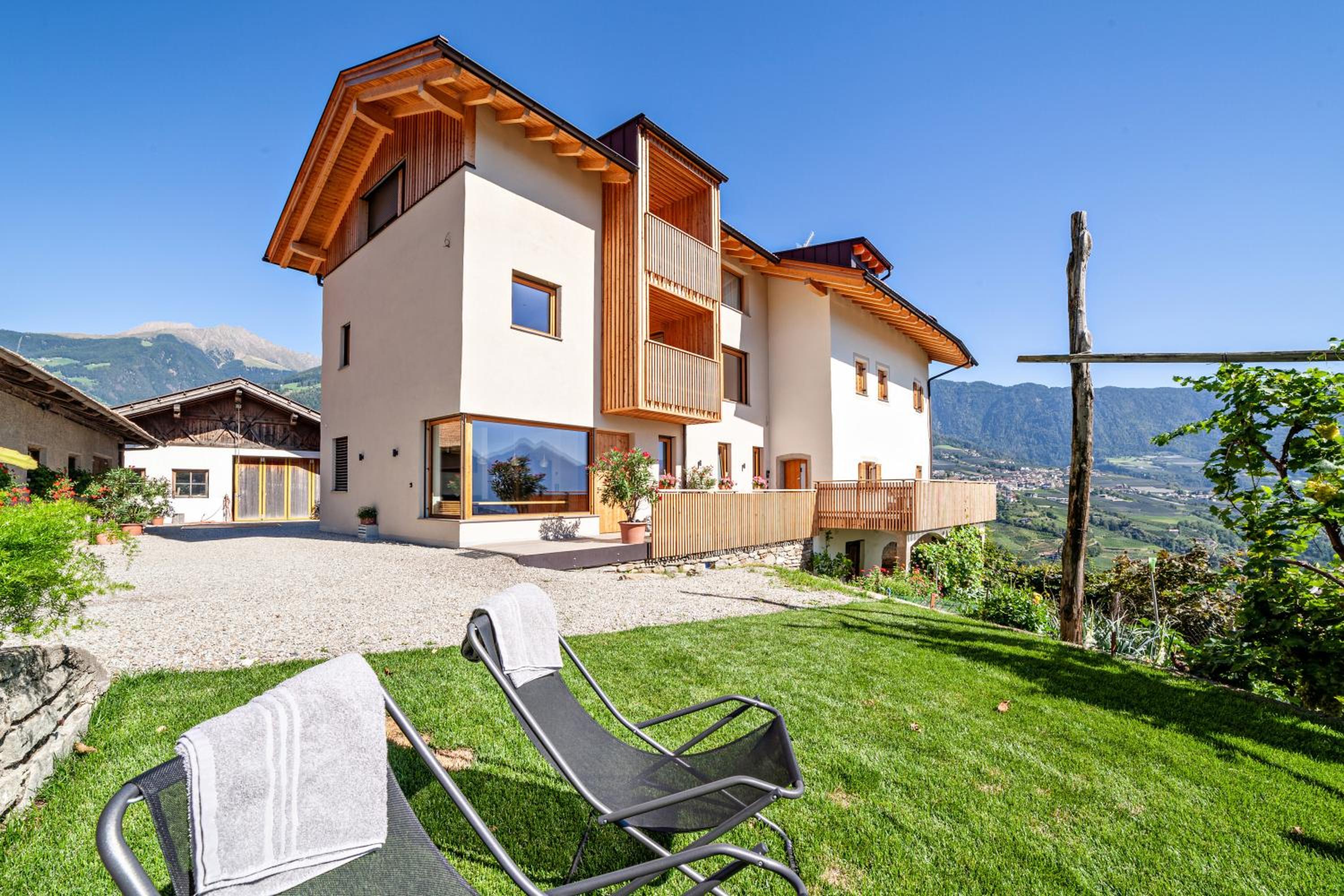 Huetterhof Apartement Summer