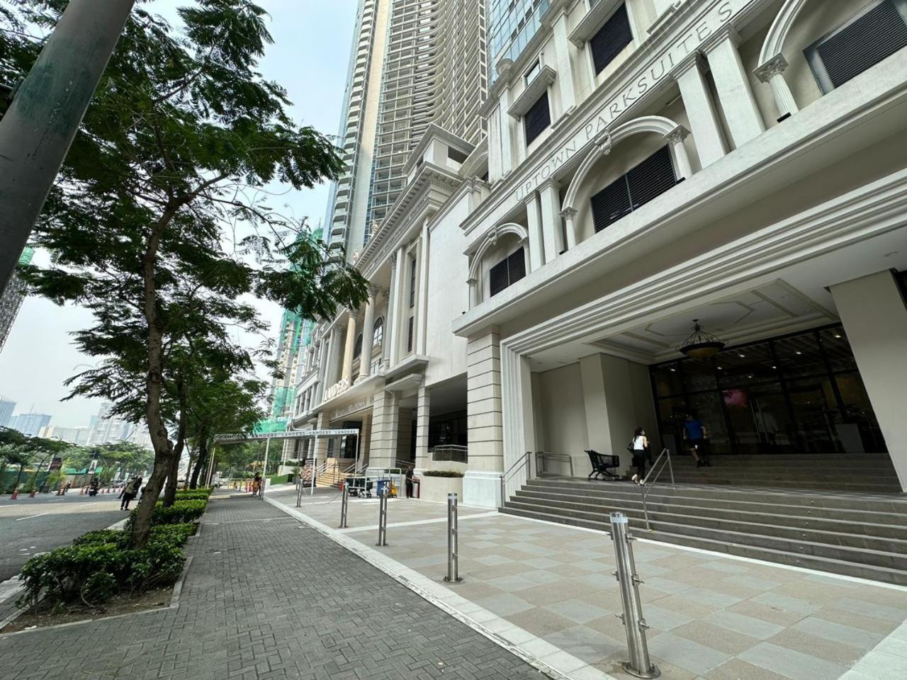 BGC Uptown Chic & Chill Pad photo 3