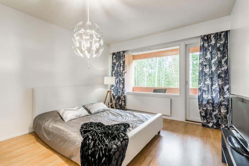 Upea 2 makuuhuoneen huoneisto lähellä lentokenttää!