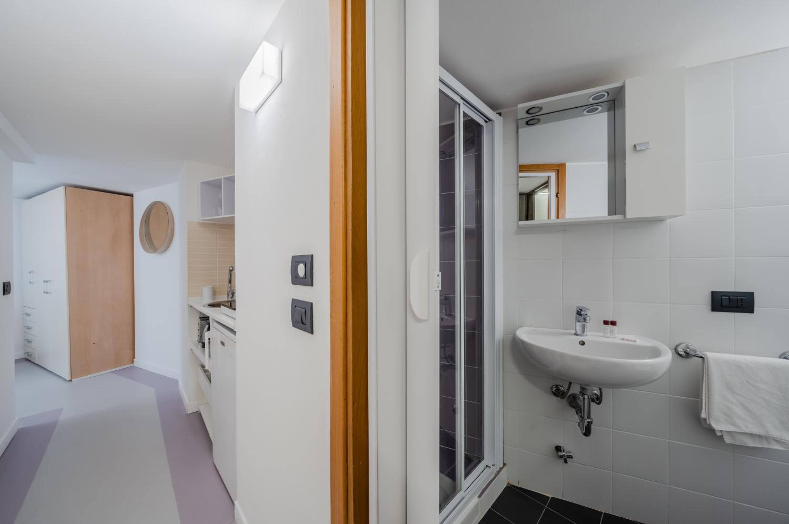 GuestHost - Milano Magenta Long Let Apts