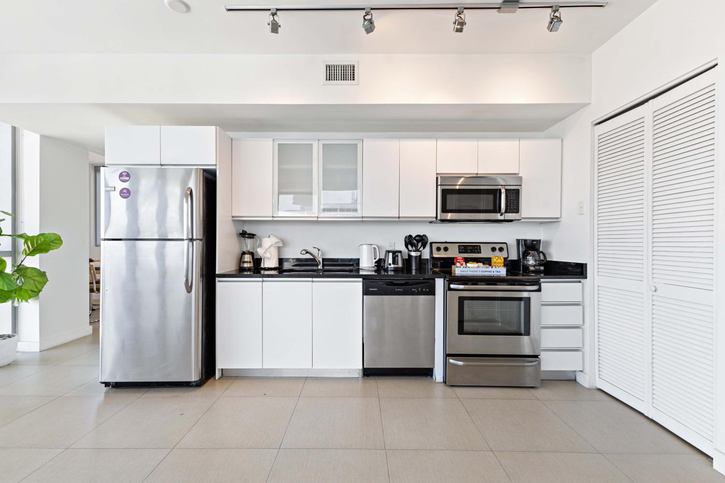 Dharma Home Suites Miami Beach at Monte Carlo