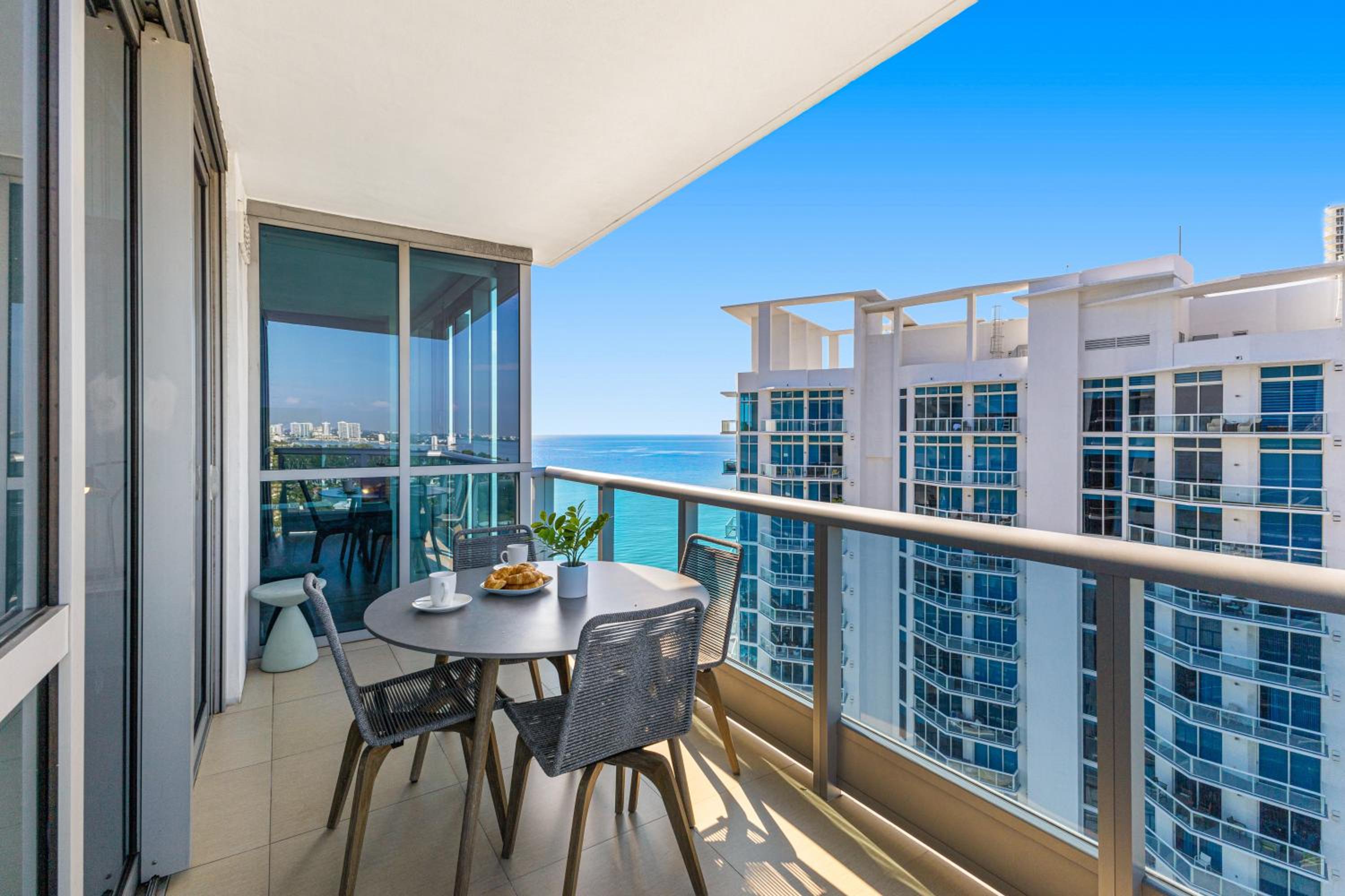 Dharma Home Suites Miami Beach at Monte Carlo