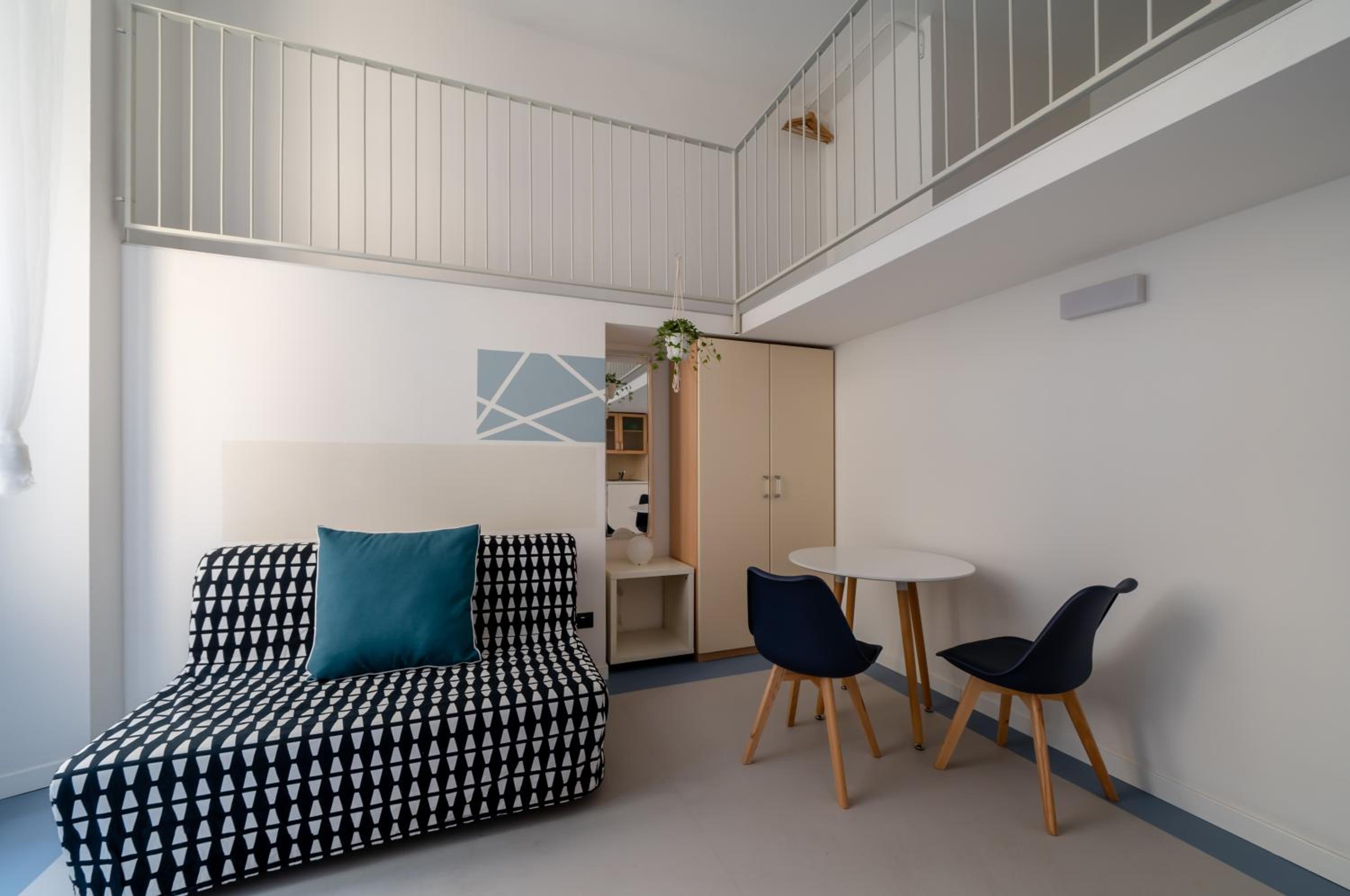 GuestHost - Milano Magenta Long Let Apts