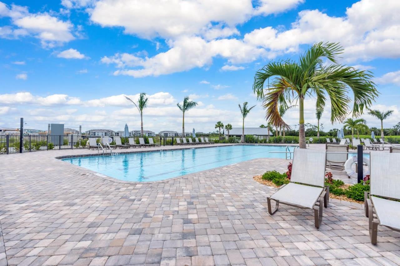 Beautiful veranda in Heritage Landing - Punta Gorda
