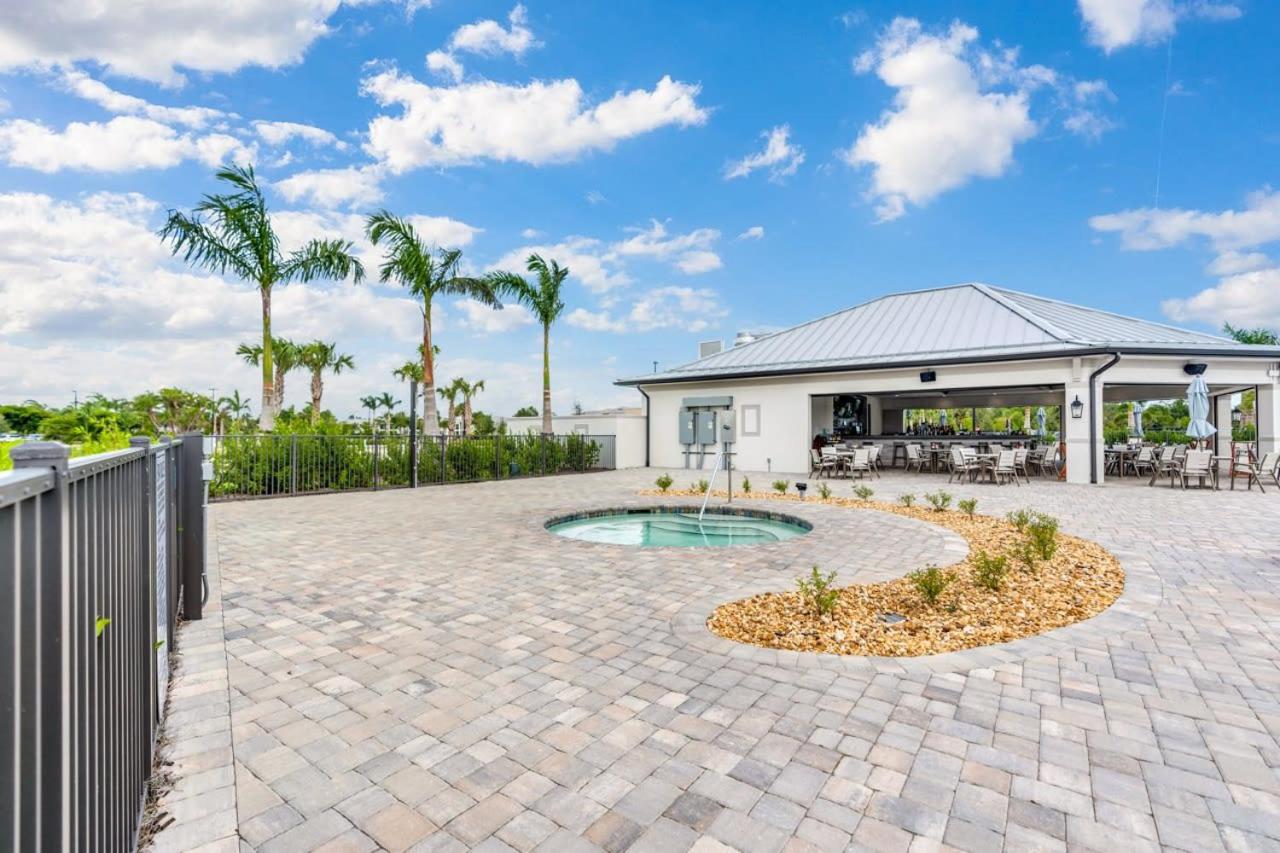 Beautiful veranda in Heritage Landing - Punta Gorda