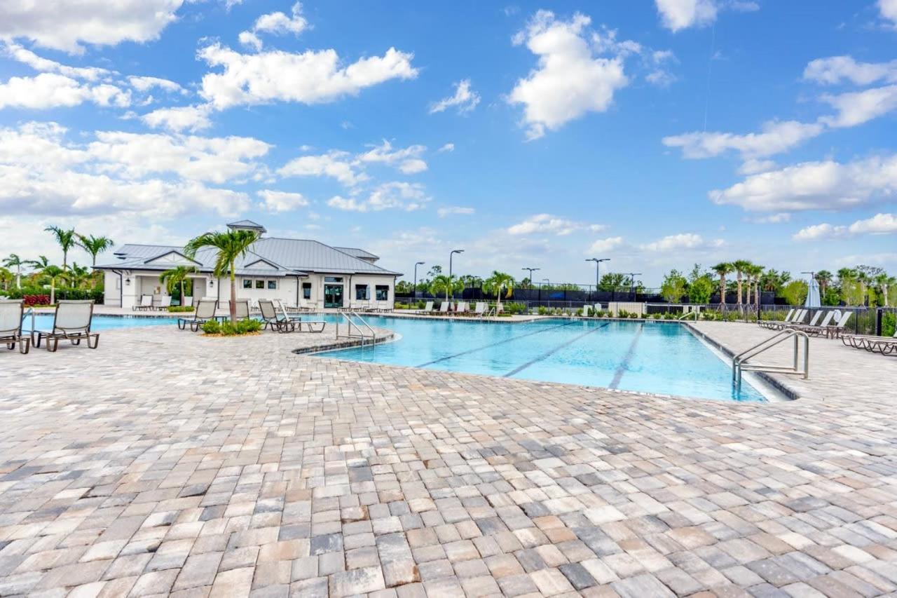 Beautiful veranda in Heritage Landing - Punta Gorda