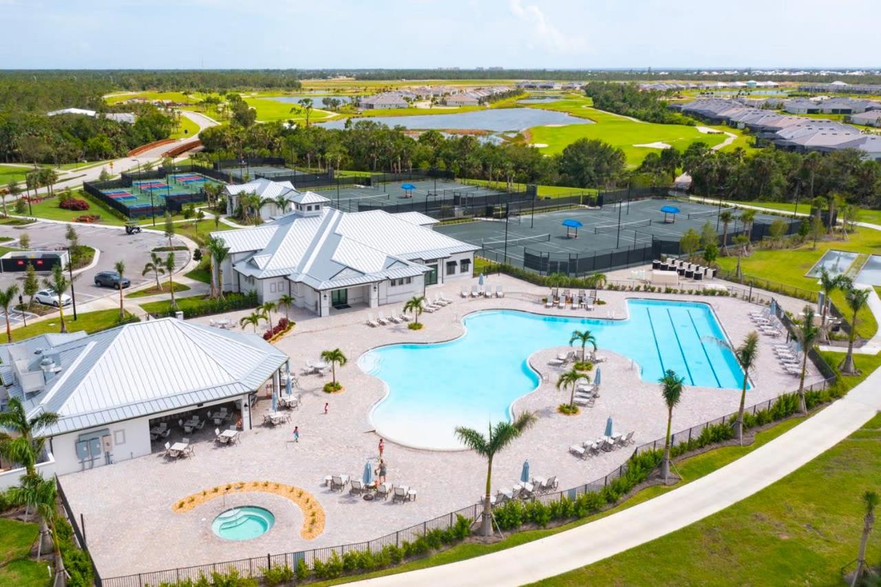 Beautiful veranda in Heritage Landing - Punta Gorda