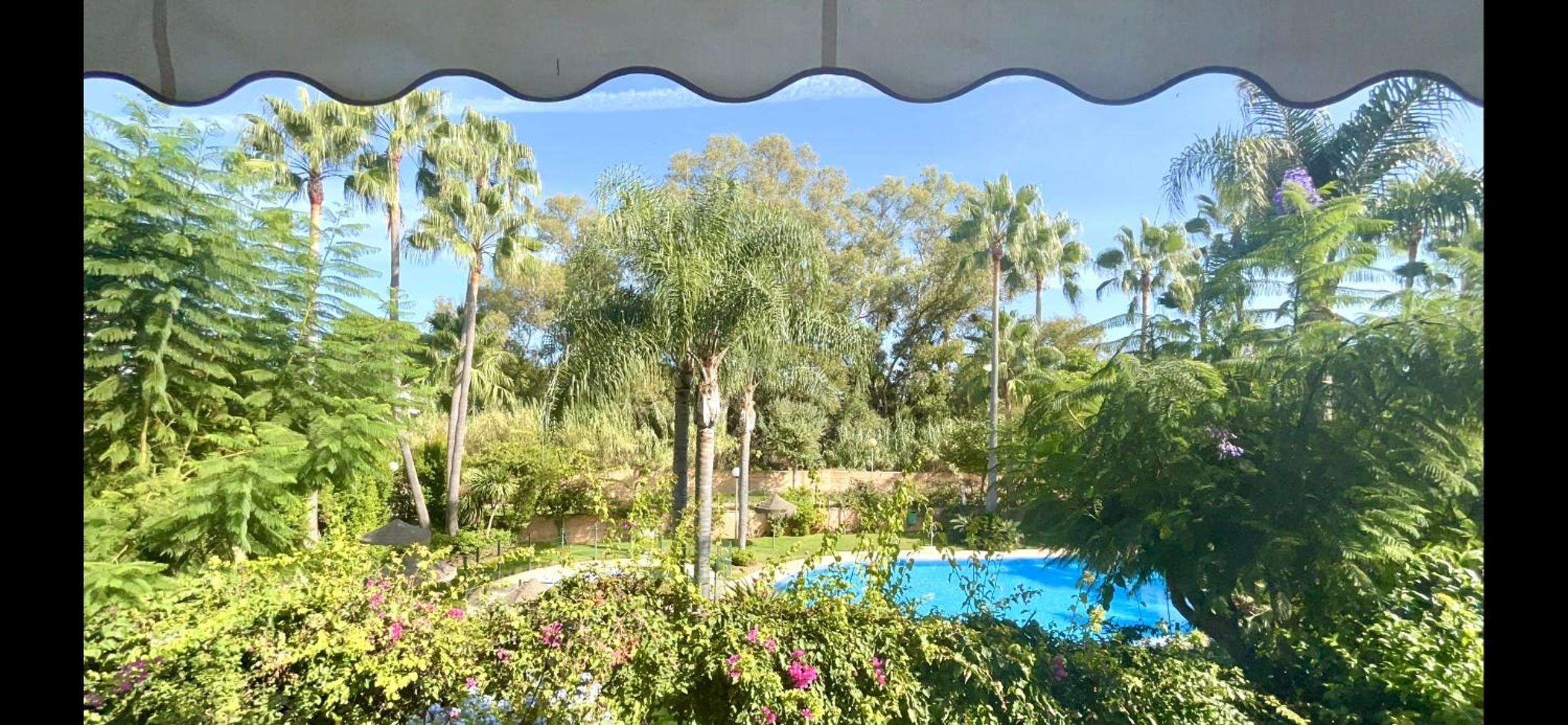 Beach apartment two bedrooms in Cabopino Marbella
