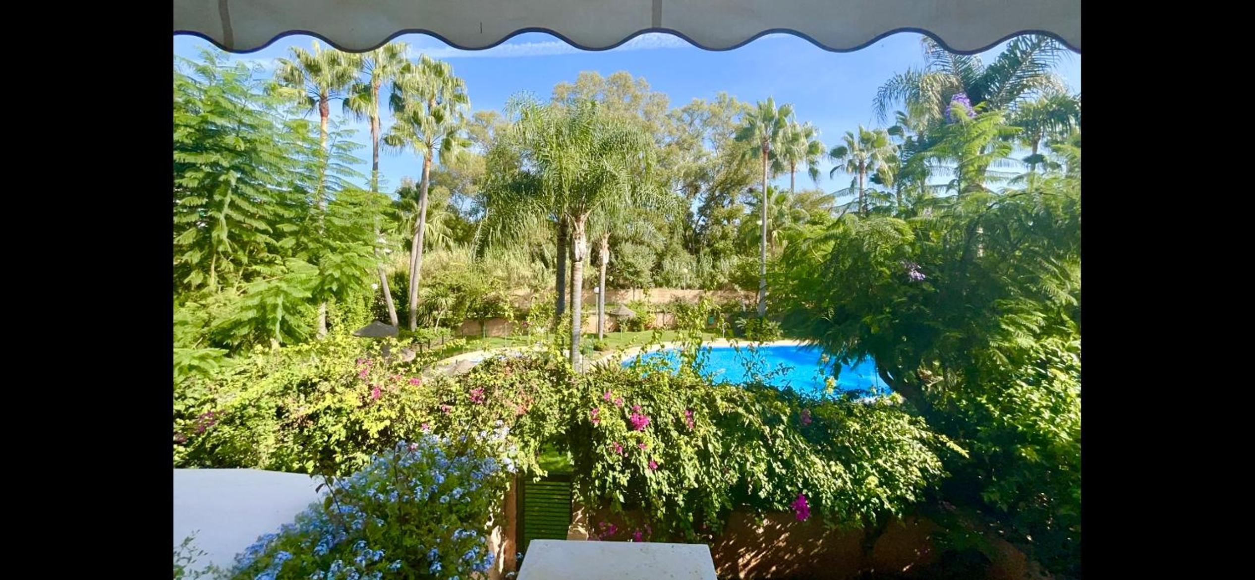 Beach apartment two bedrooms in Cabopino Marbella