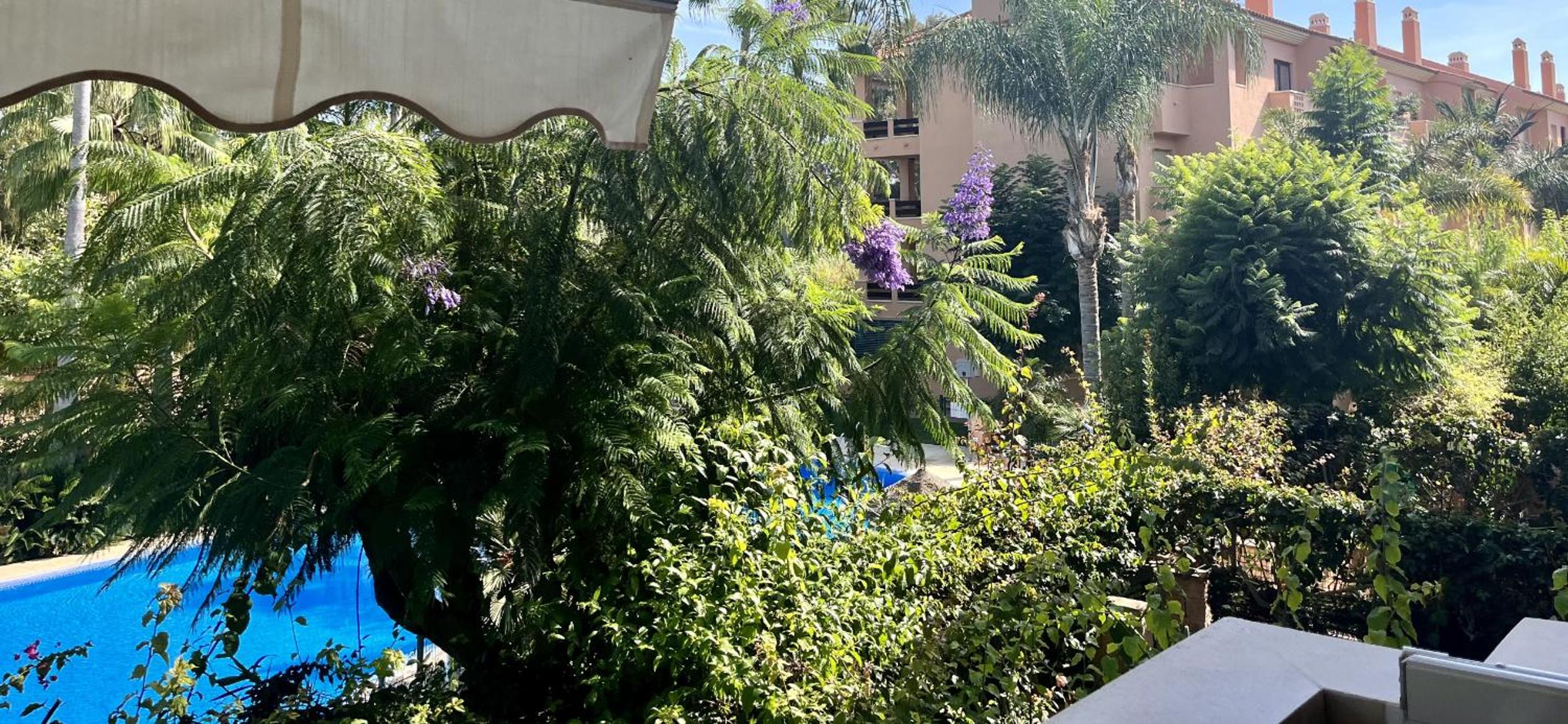 Beach apartment two bedrooms in Cabopino Marbella
