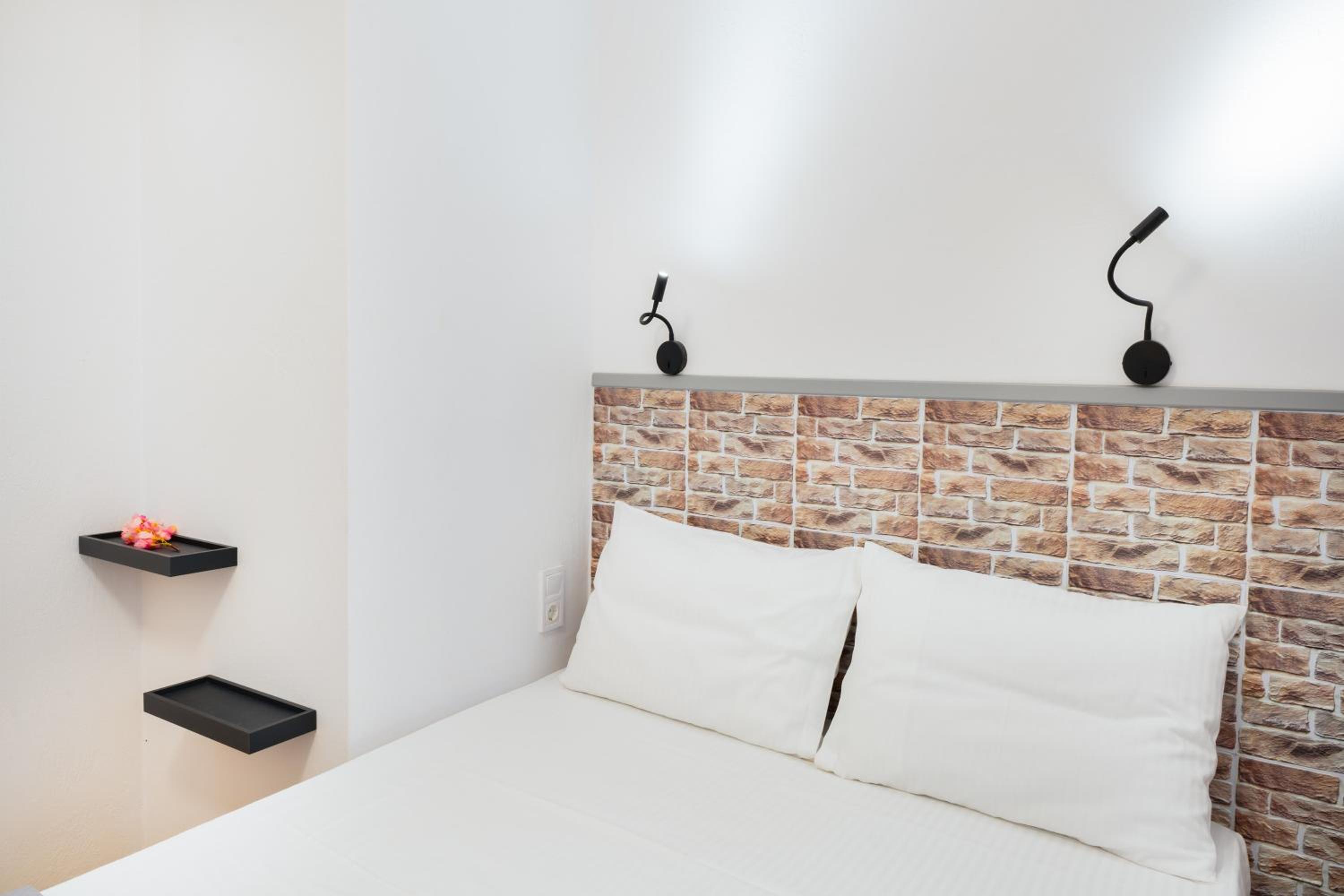 Nike s Katechaki photo 2