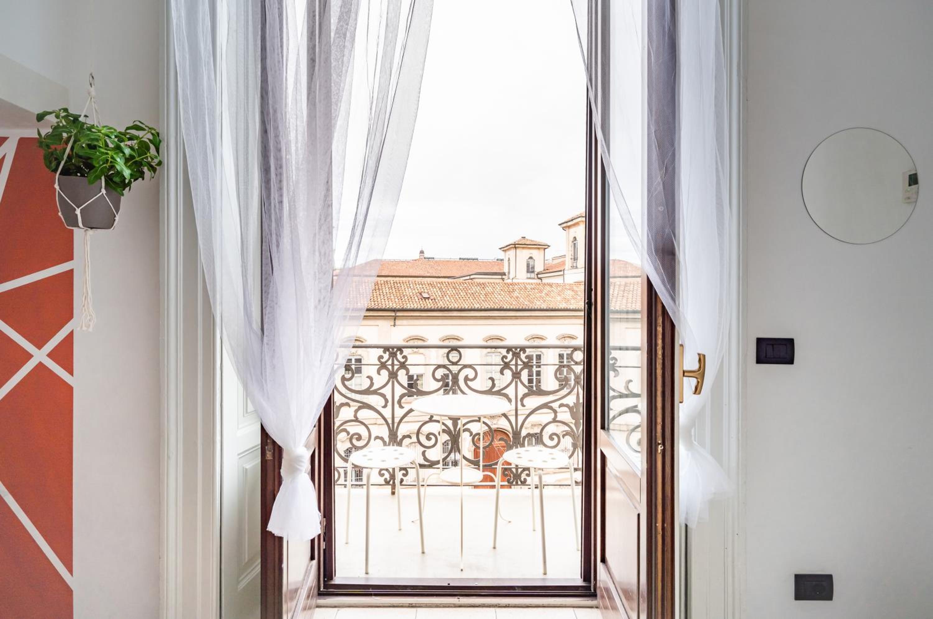 GuestHost - Milano Magenta Long Let Apts