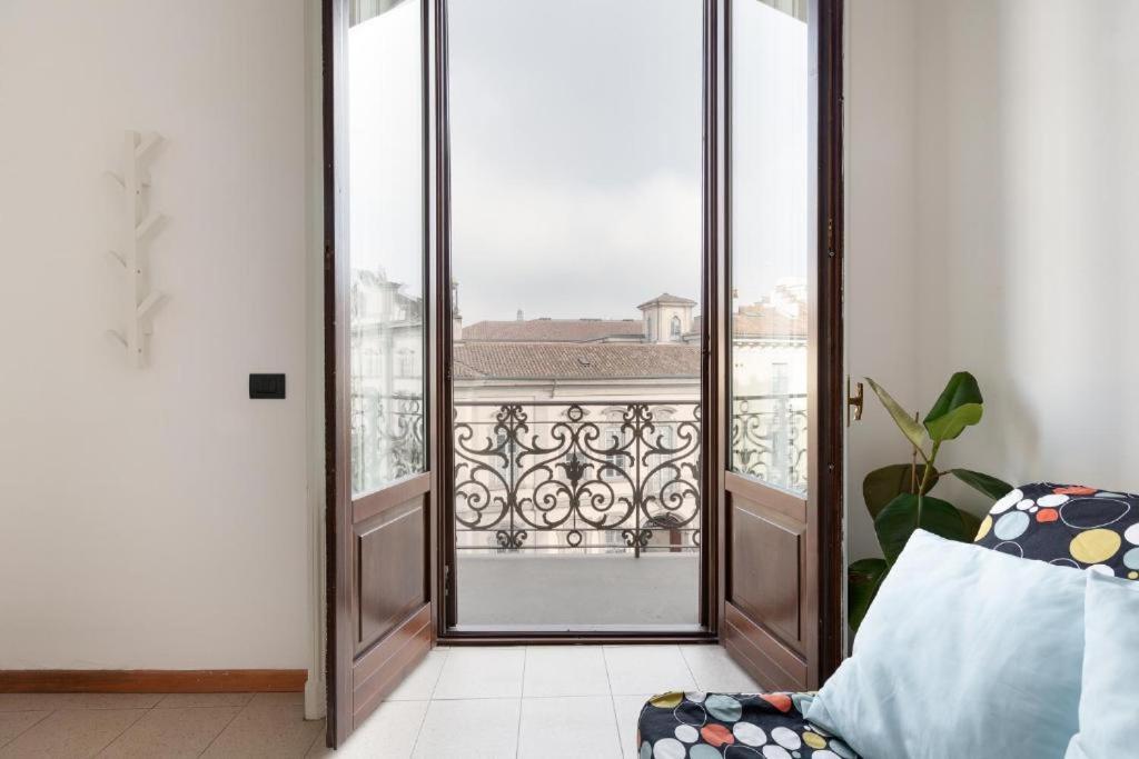 GuestHost - Milano Magenta Long Let Apts